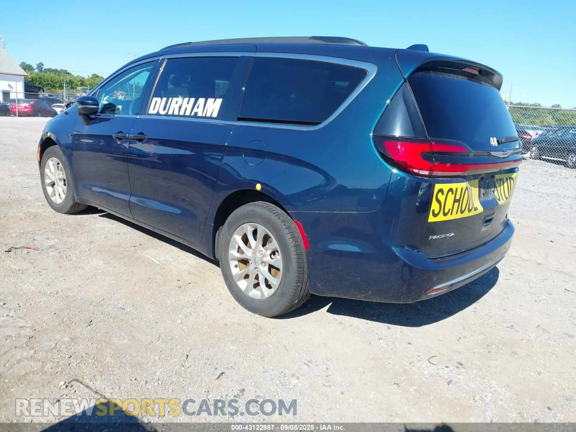 3 Photograph of a damaged car 2C4RC3BG7NR161517 CHRYSLER PACIFICA 2022
