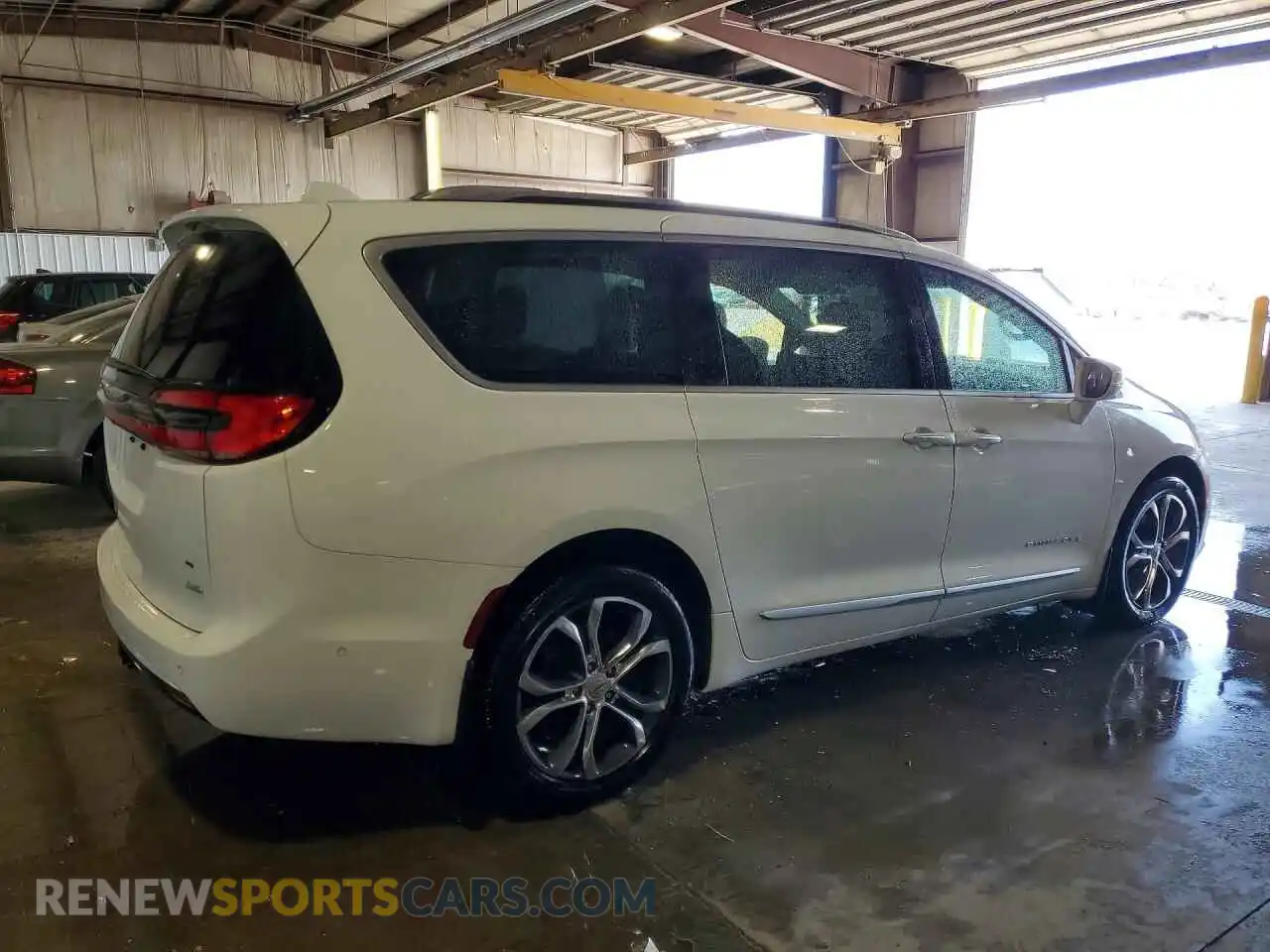 3 Photograph of a damaged car 2C4RC3PGXNR180345 CHRYSLER PACIFICA 2022