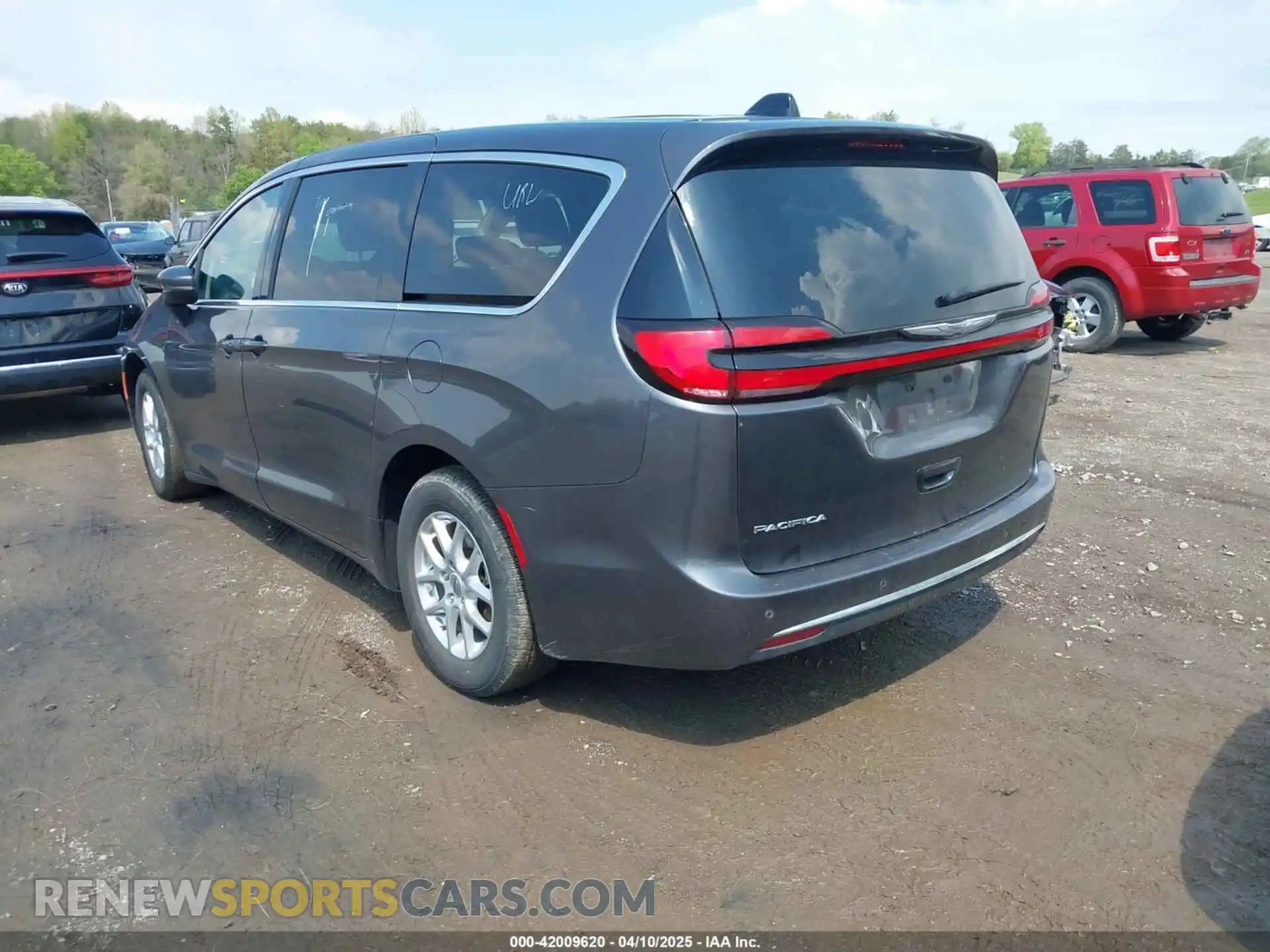 3 Photograph of a damaged car 2C4RC1BG0PR529219 CHRYSLER PACIFICA 2023