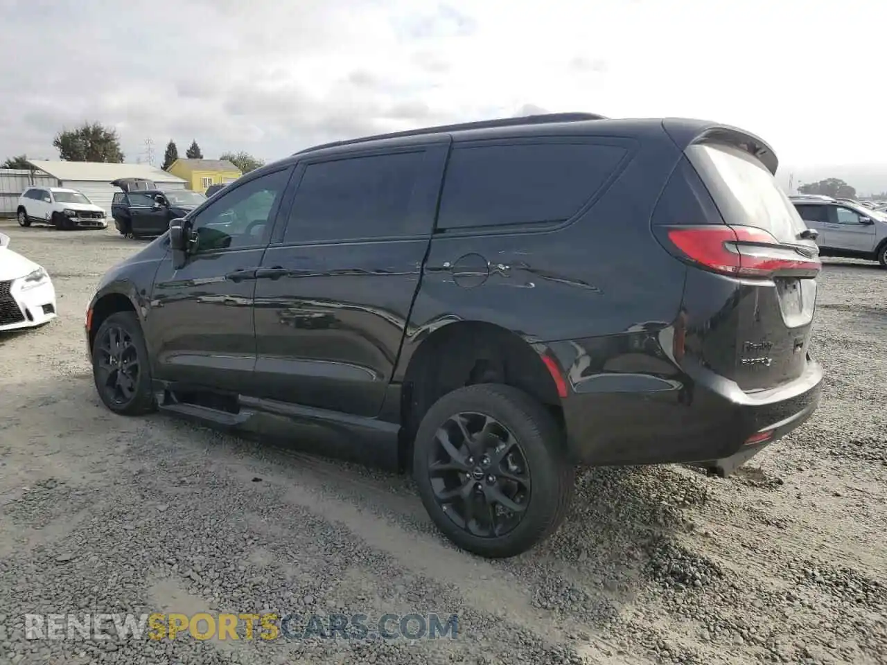 2 Photograph of a damaged car 2C4RC1BG0PR538387 CHRYSLER PACIFICA 2023