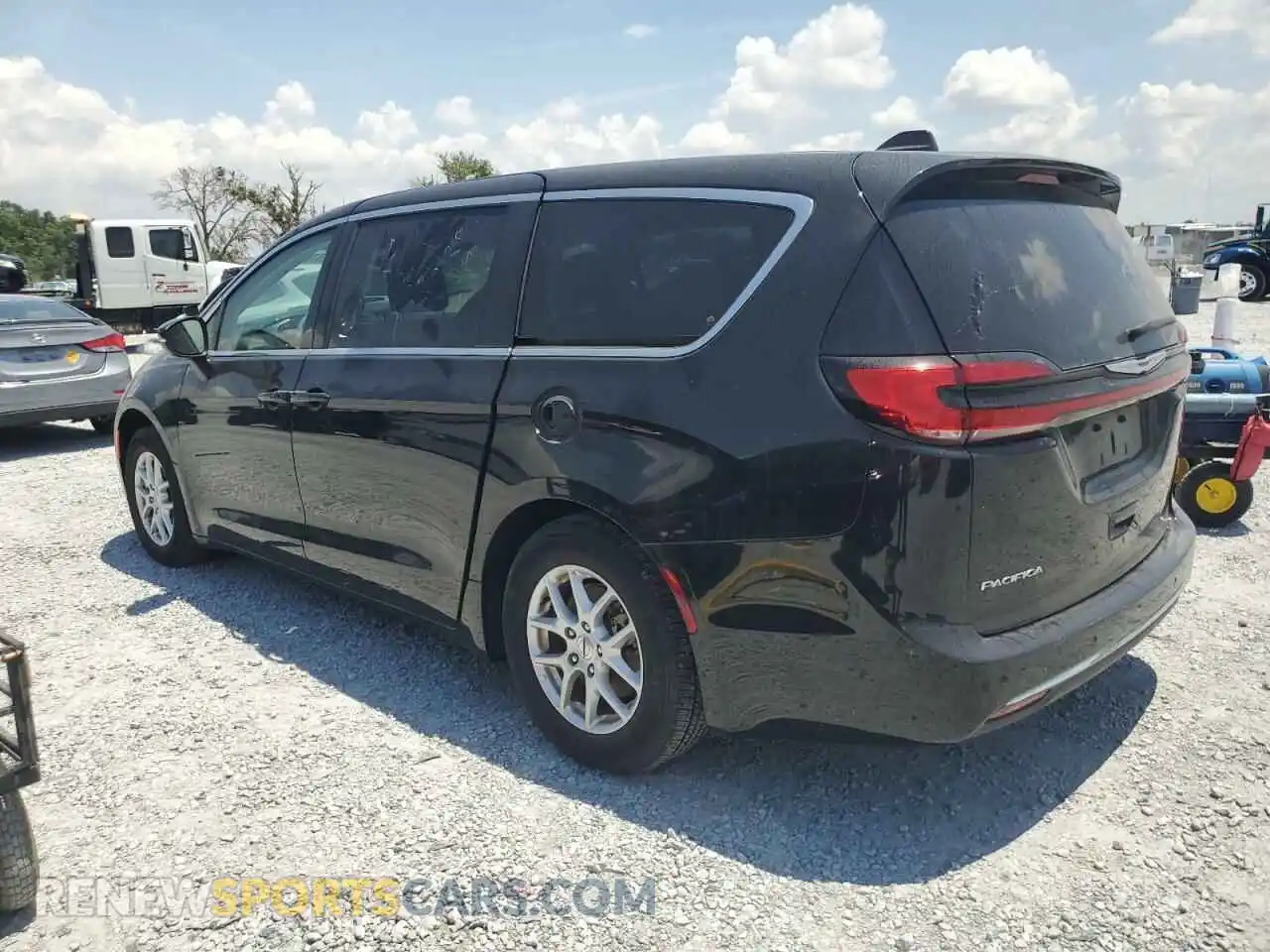 2 Фотография поврежденного автомобиля 2C4RC1BG0PR606557 CHRYSLER PACIFICA 2023