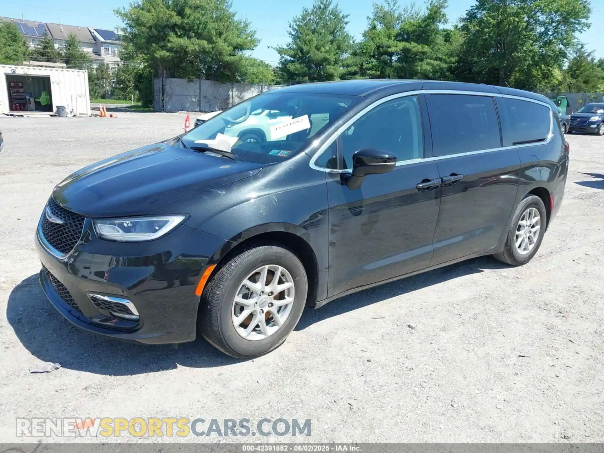 2 Photograph of a damaged car 2C4RC1BG1PR509366 CHRYSLER PACIFICA 2023