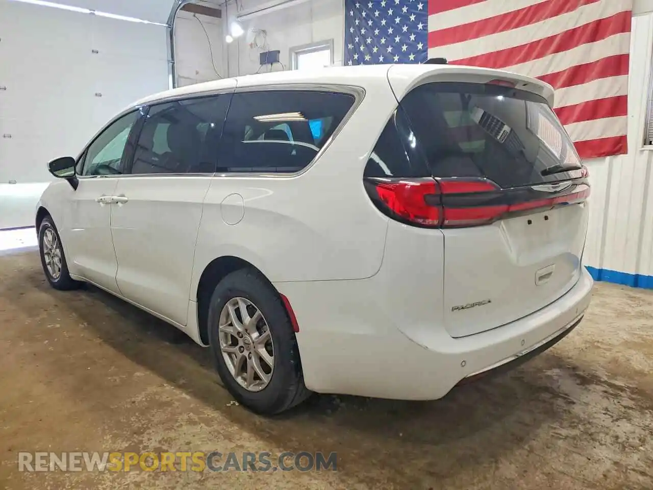 2 Photograph of a damaged car 2C4RC1BG1PR529018 CHRYSLER PACIFICA 2023