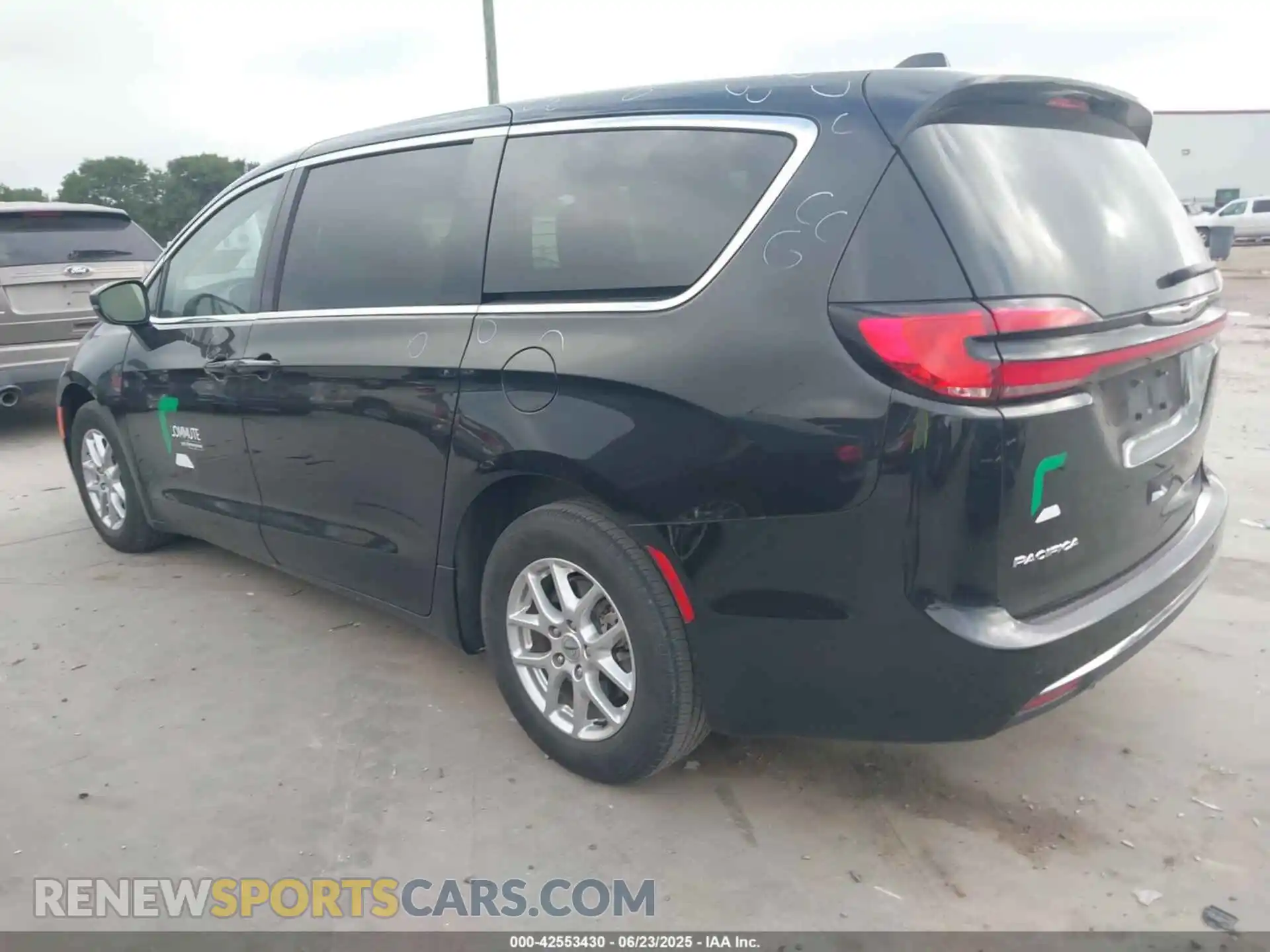 3 Photograph of a damaged car 2C4RC1BG1PR550628 CHRYSLER PACIFICA 2023
