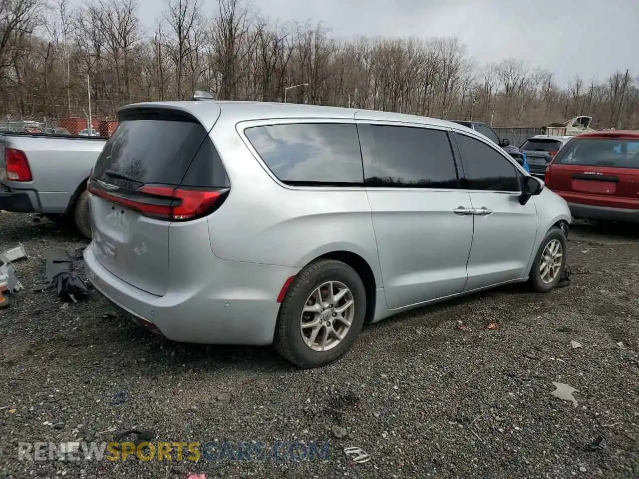 3 Photograph of a damaged car 2C4RC1BG2PR521915 CHRYSLER PACIFICA 2023