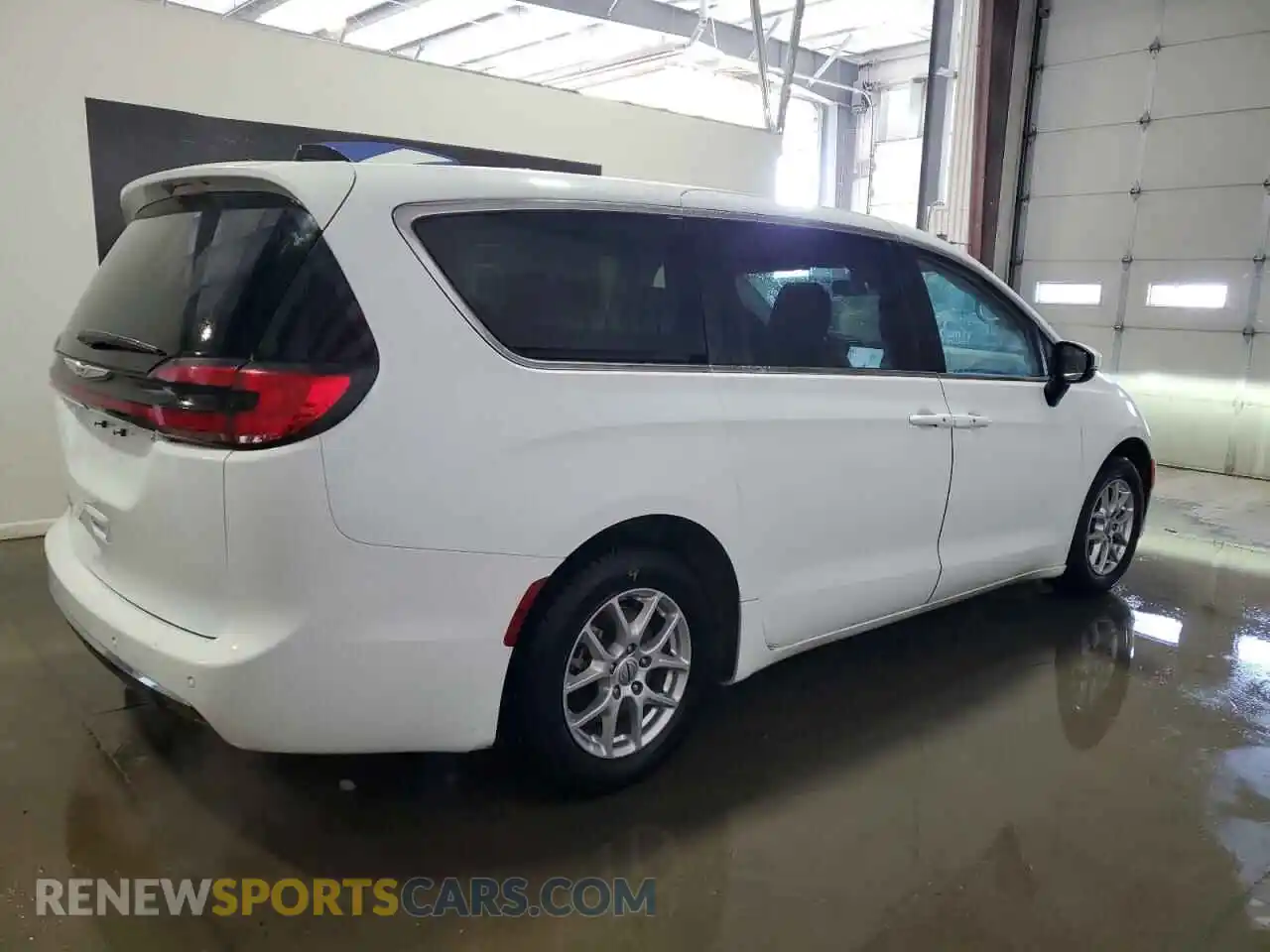 3 Photograph of a damaged car 2C4RC1BG2PR533384 CHRYSLER PACIFICA 2023