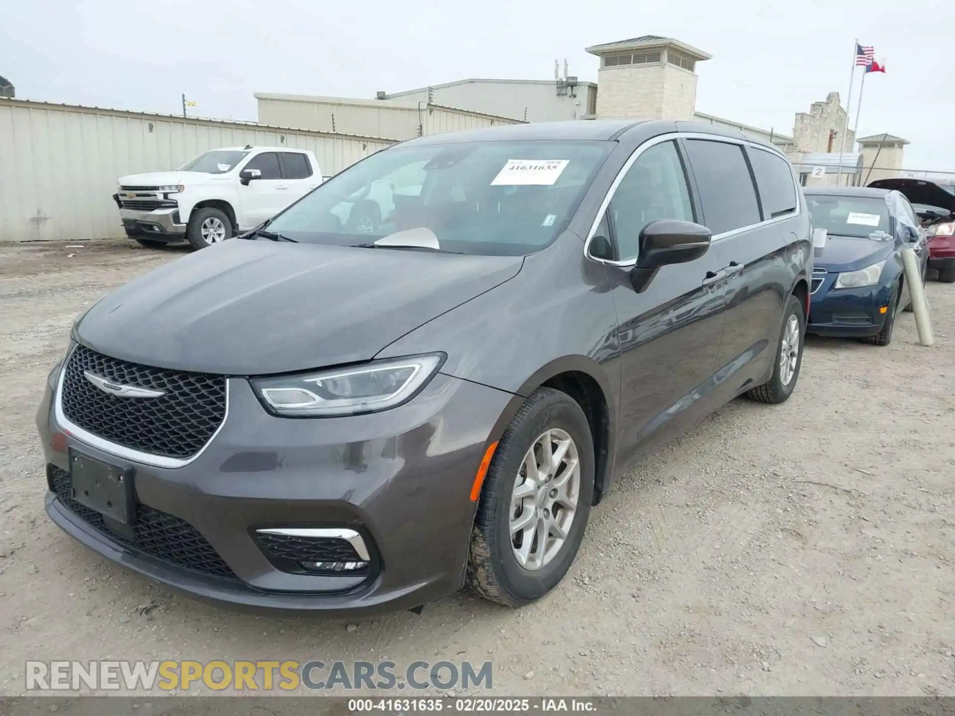 2 Photograph of a damaged car 2C4RC1BG2PR550444 CHRYSLER PACIFICA 2023