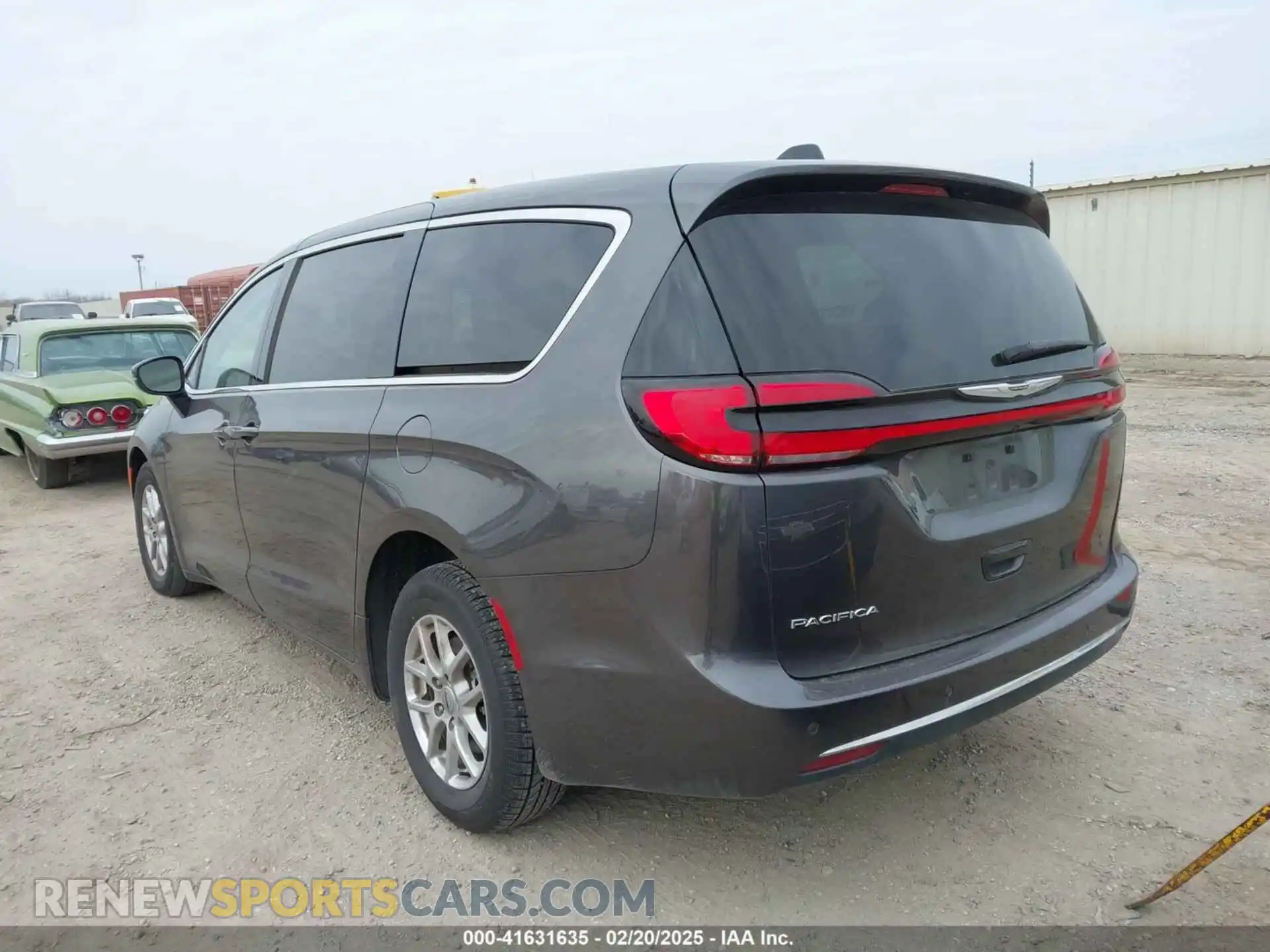 3 Photograph of a damaged car 2C4RC1BG2PR550444 CHRYSLER PACIFICA 2023