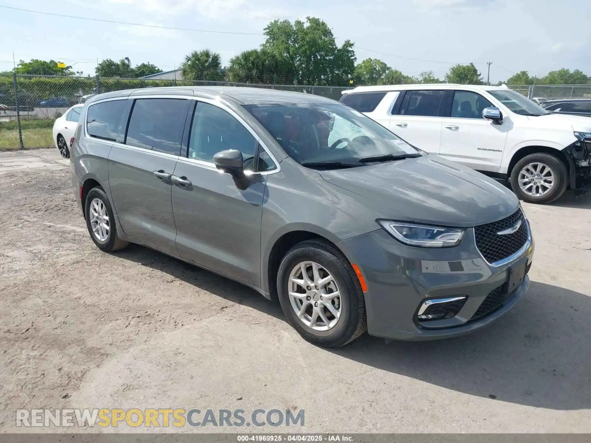 1 Photograph of a damaged car 2C4RC1BG2PR586148 CHRYSLER PACIFICA 2023