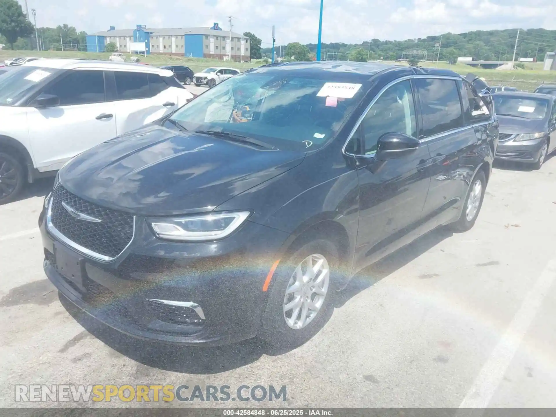 2 Фотография поврежденного автомобиля 2C4RC1BG2PR591396 CHRYSLER PACIFICA 2023
