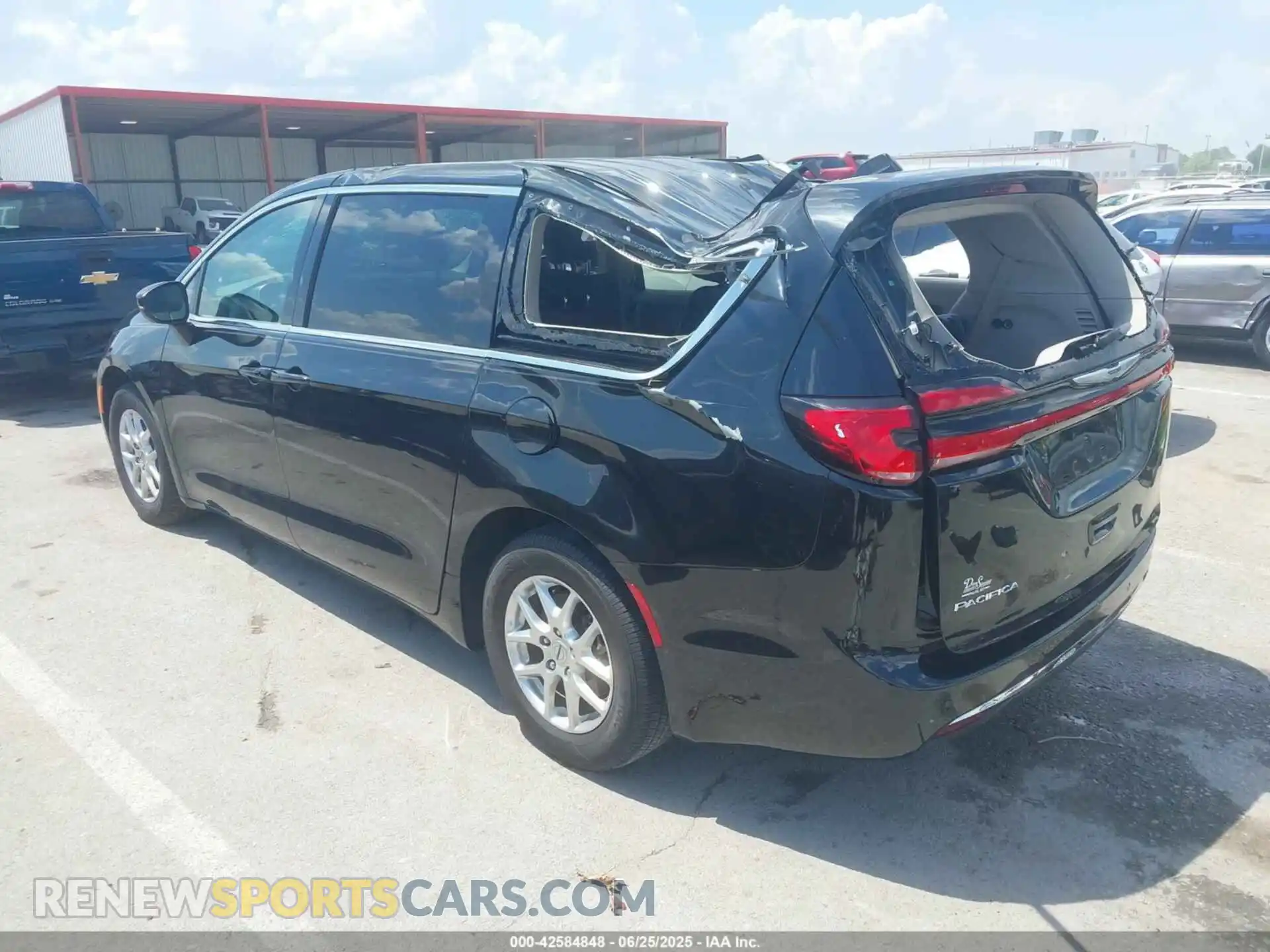 3 Фотография поврежденного автомобиля 2C4RC1BG2PR591396 CHRYSLER PACIFICA 2023
