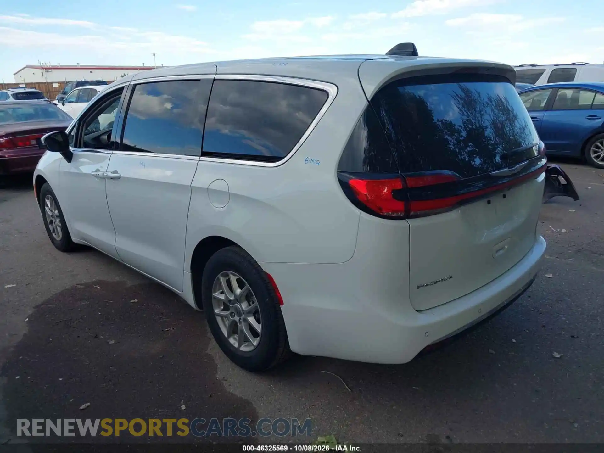3 Фотография поврежденного автомобиля 2C4RC1BG2PR607693 CHRYSLER PACIFICA 2023