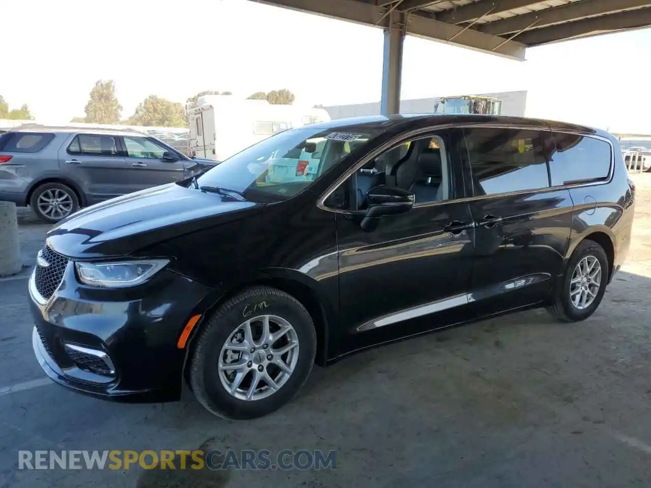 1 Photograph of a damaged car 2C4RC1BG3PR525388 CHRYSLER PACIFICA 2023