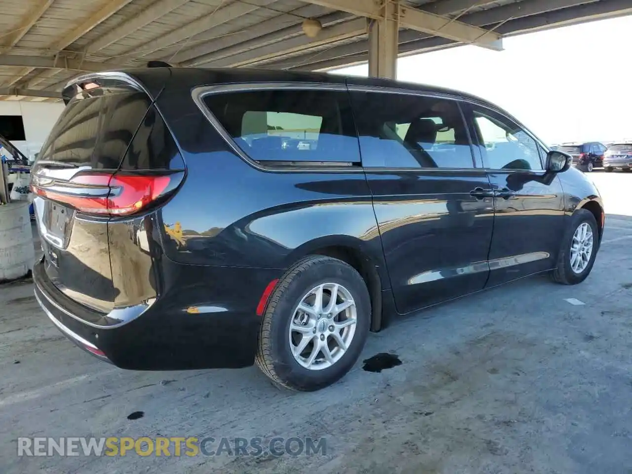 3 Photograph of a damaged car 2C4RC1BG3PR525388 CHRYSLER PACIFICA 2023