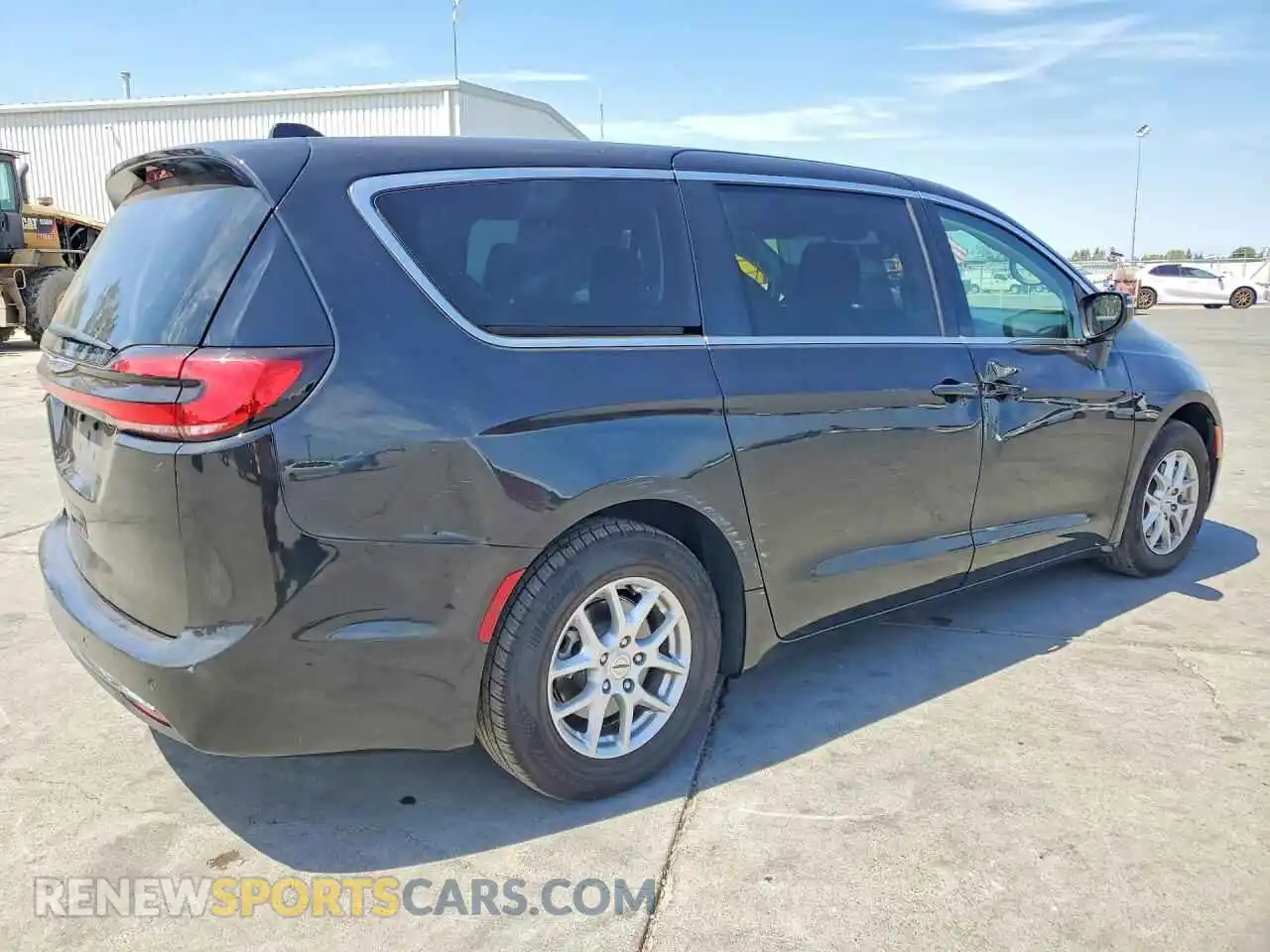 3 Photograph of a damaged car 2C4RC1BG3PR550422 CHRYSLER PACIFICA 2023
