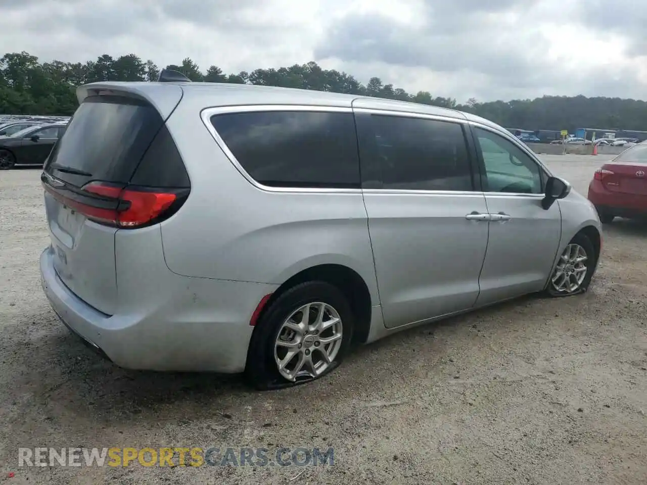 3 Photograph of a damaged car 2C4RC1BG3PR560206 CHRYSLER PACIFICA 2023