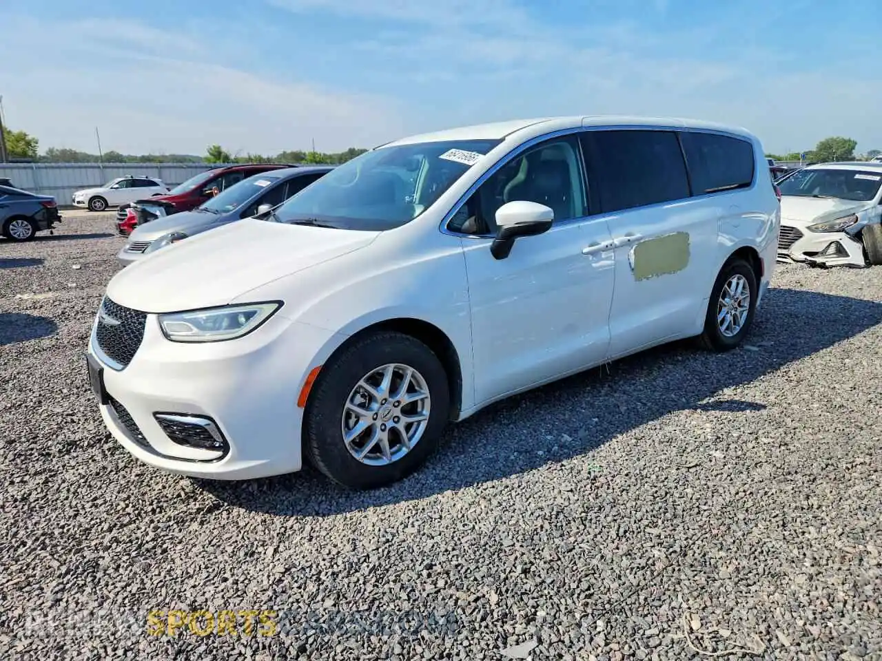 1 Photograph of a damaged car 2C4RC1BG3PR574400 CHRYSLER PACIFICA 2023