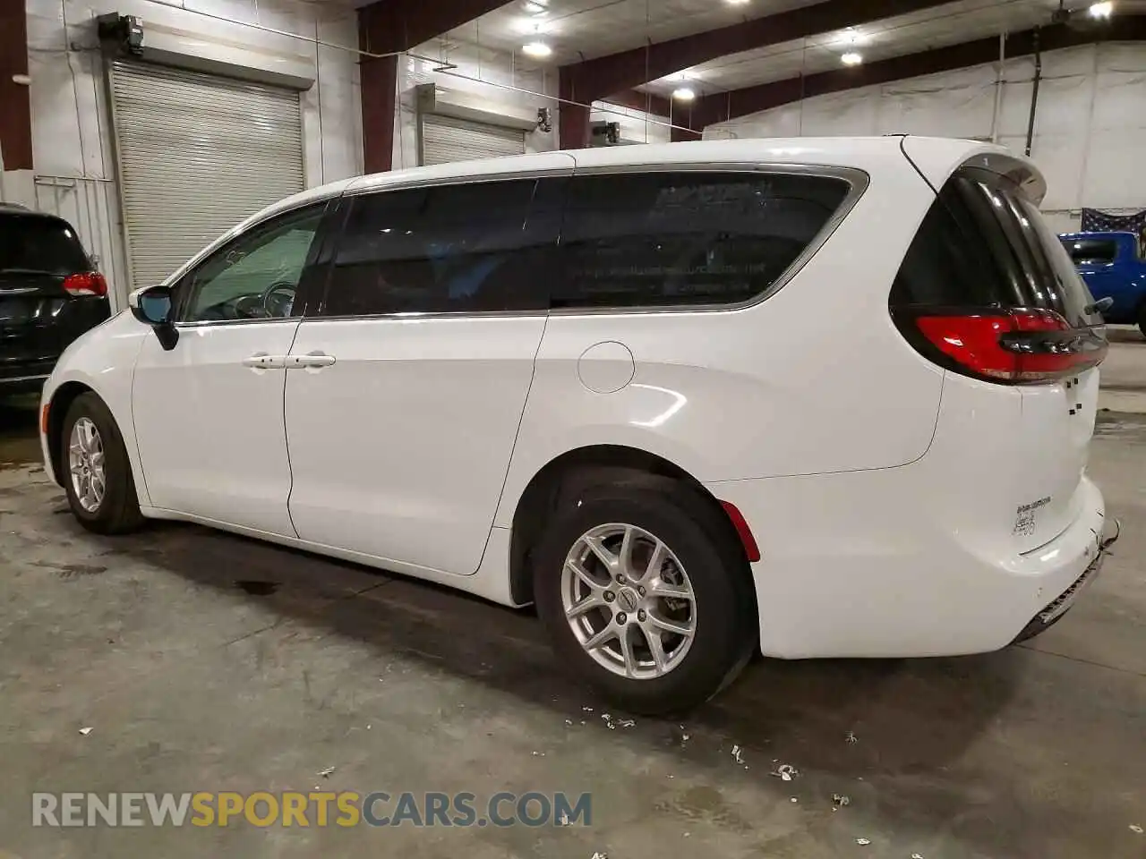 2 Photograph of a damaged car 2C4RC1BG5PR515459 CHRYSLER PACIFICA 2023