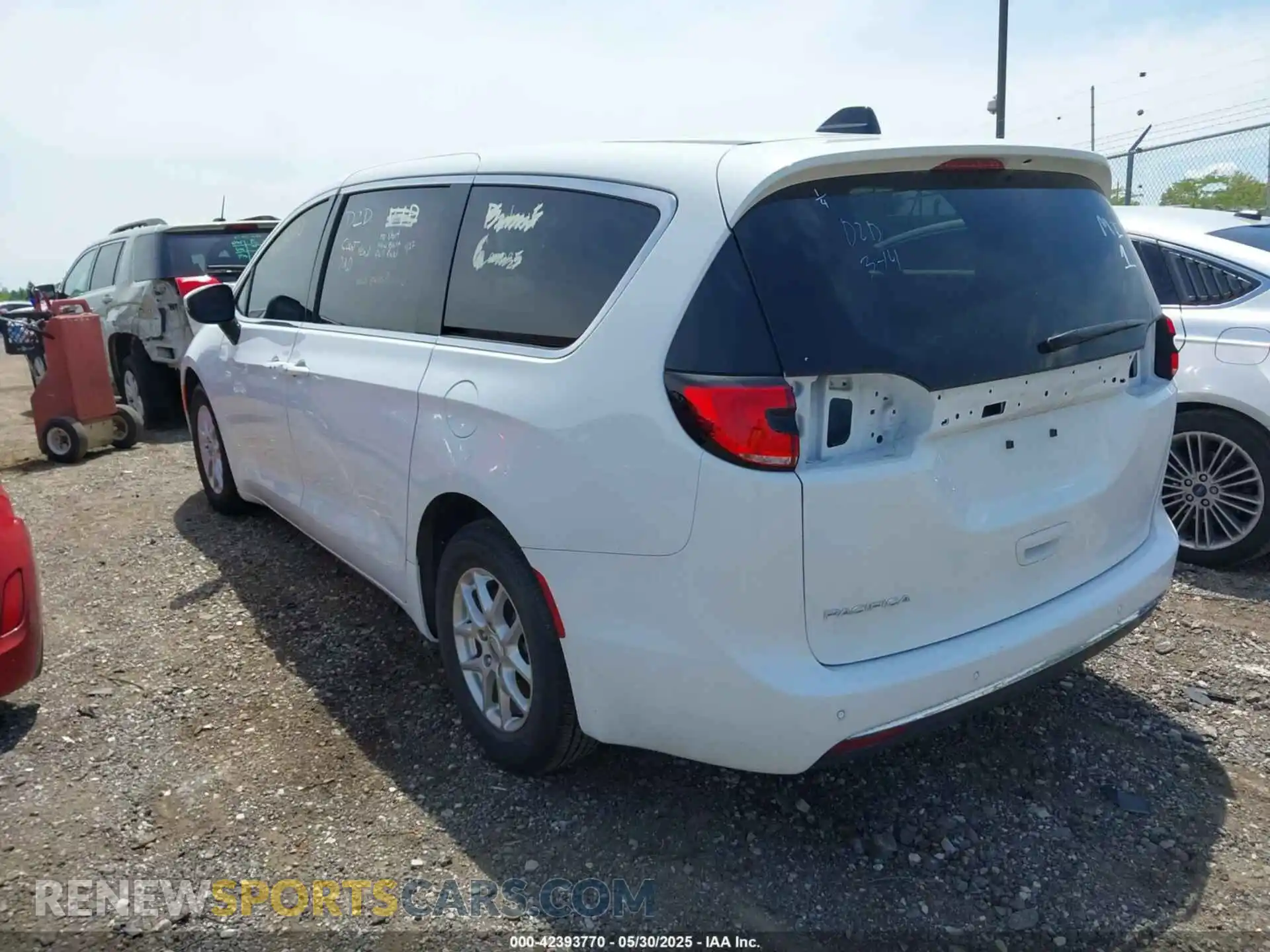 3 fotografías del automóvil dañado 2C4RC1BG5PR601256 CHRYSLER PACIFICA 2023