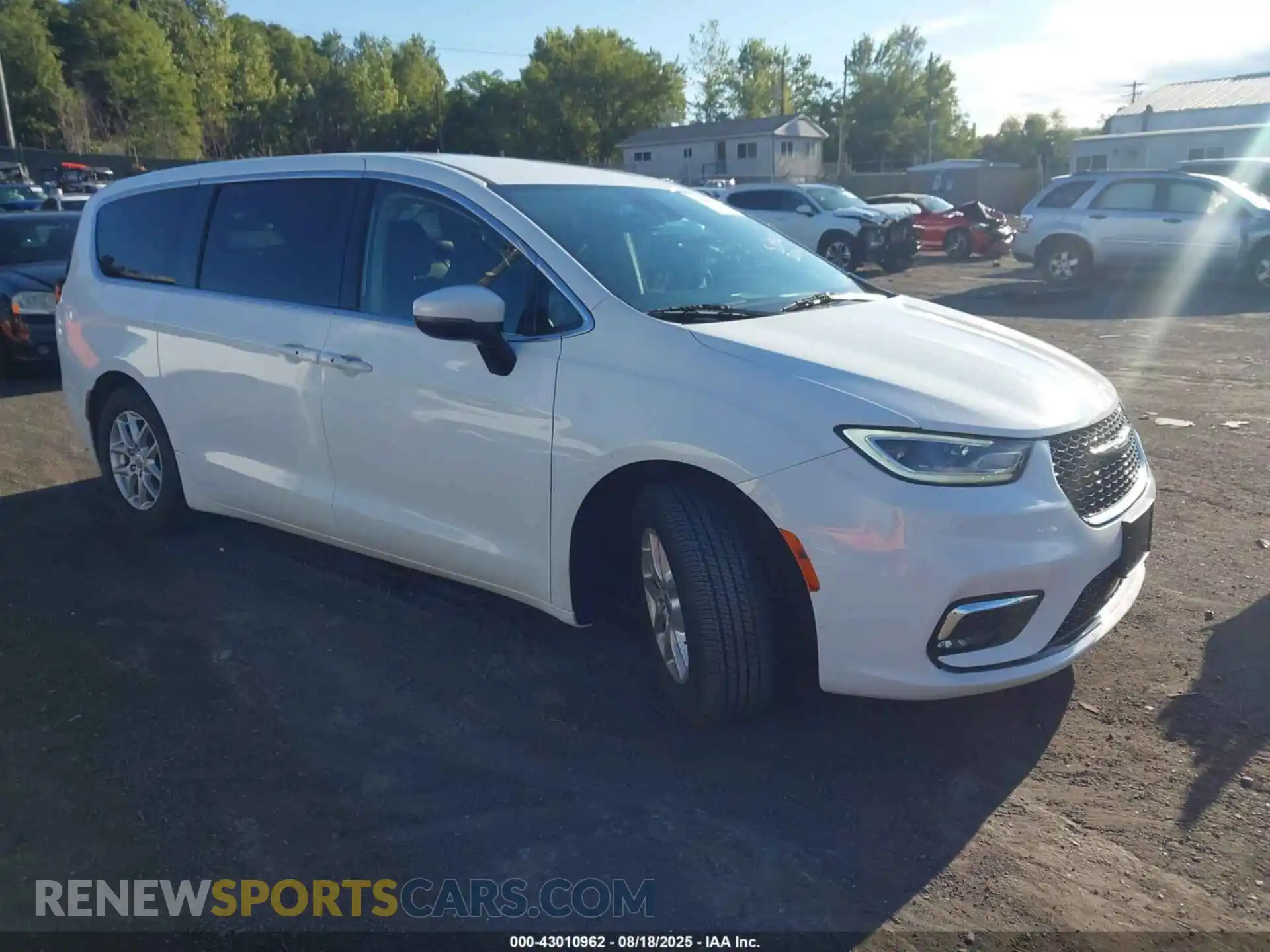 1 Photograph of a damaged car 2C4RC1BG5PR613147 CHRYSLER PACIFICA 2023