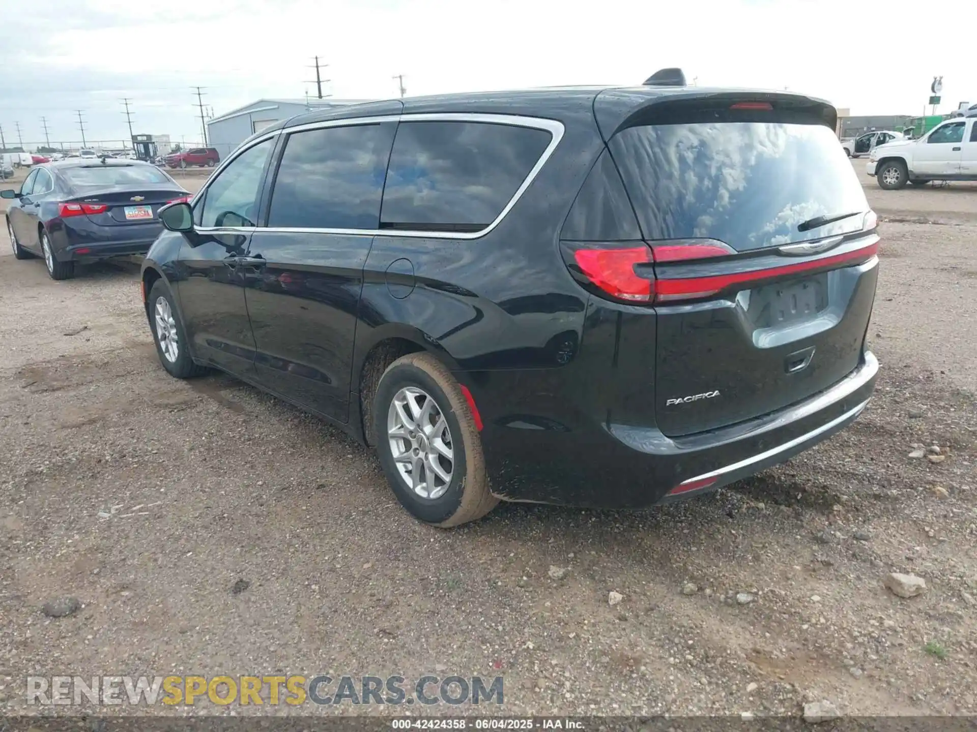 3 Фотография поврежденного автомобиля 2C4RC1BG5PR627887 CHRYSLER PACIFICA 2023