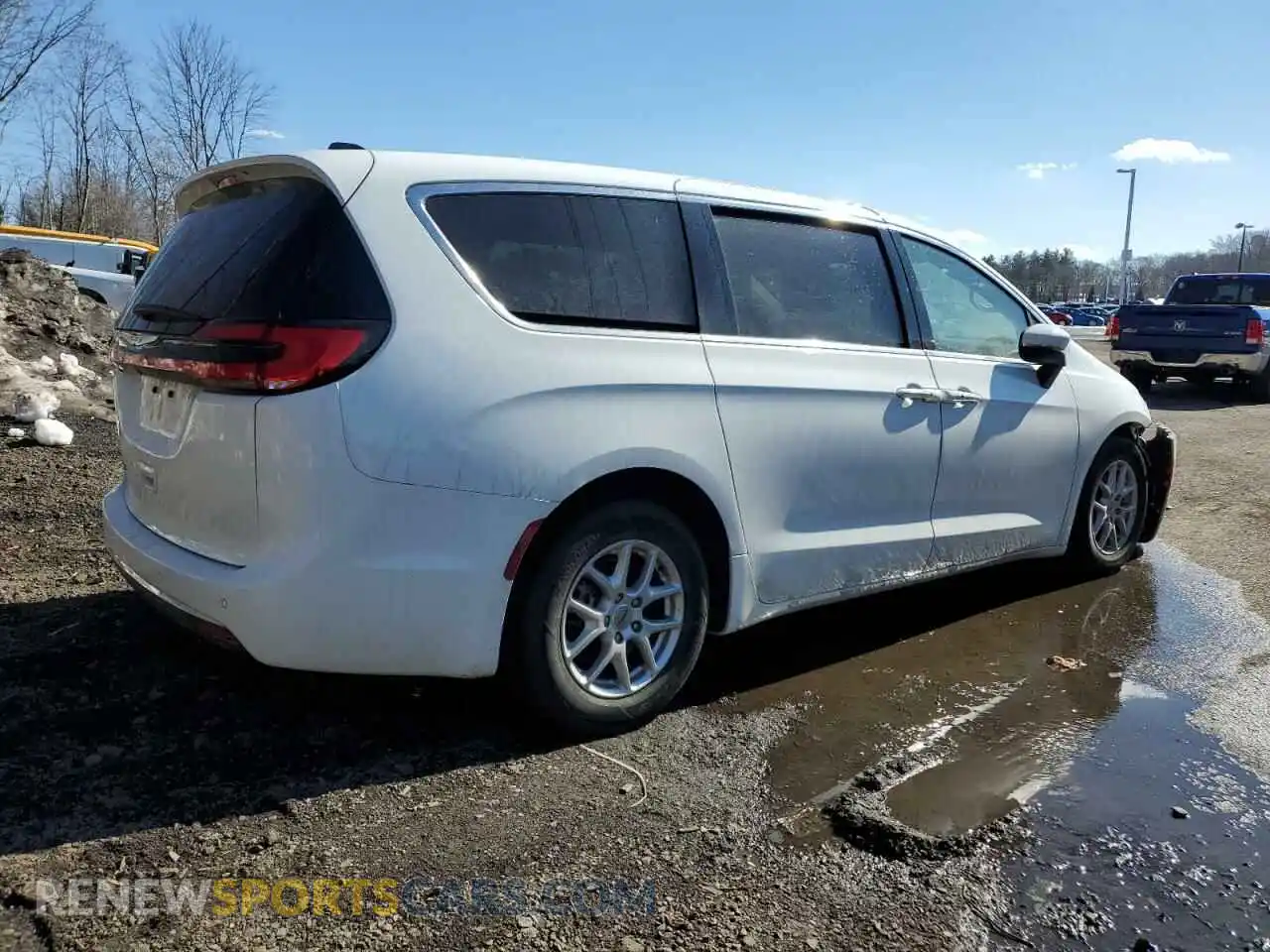 3 Photograph of a damaged car 2C4RC1BG6PR515910 CHRYSLER PACIFICA 2023