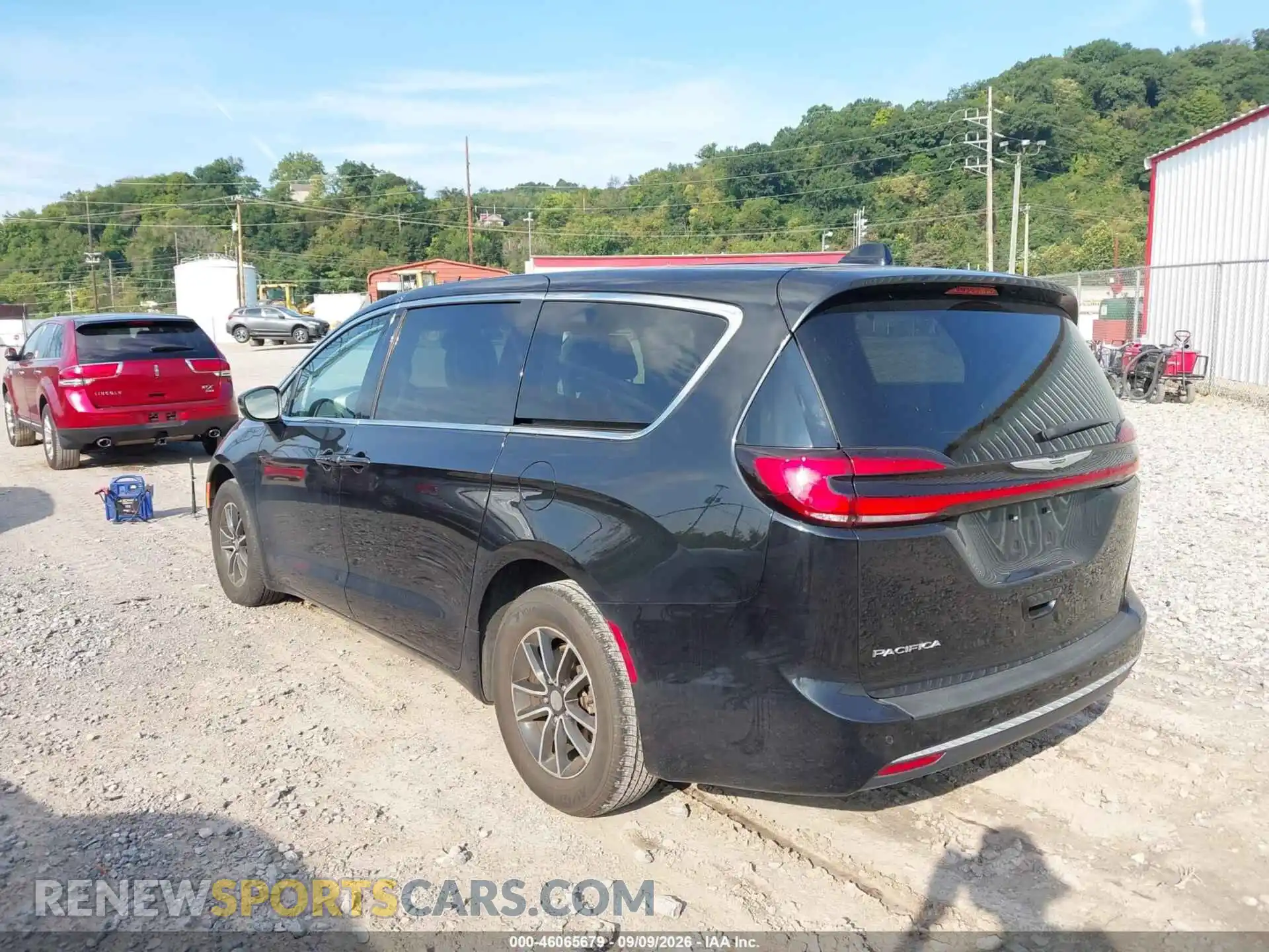 3 Photograph of a damaged car 2C4RC1BG6PR550298 CHRYSLER PACIFICA 2023