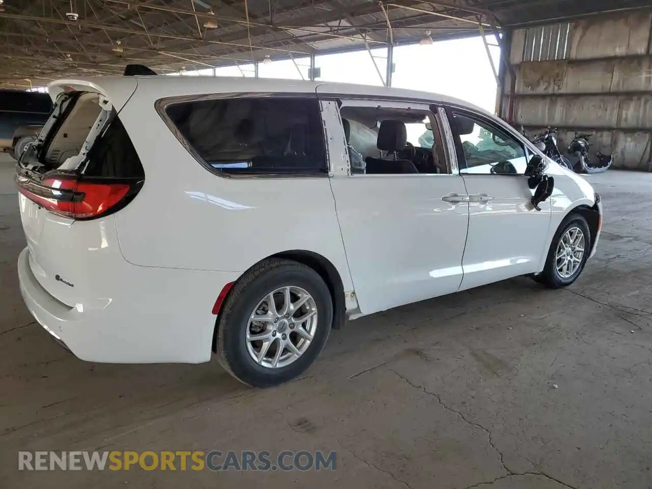 3 Photograph of a damaged car 2C4RC1BG6PR577324 CHRYSLER PACIFICA 2023