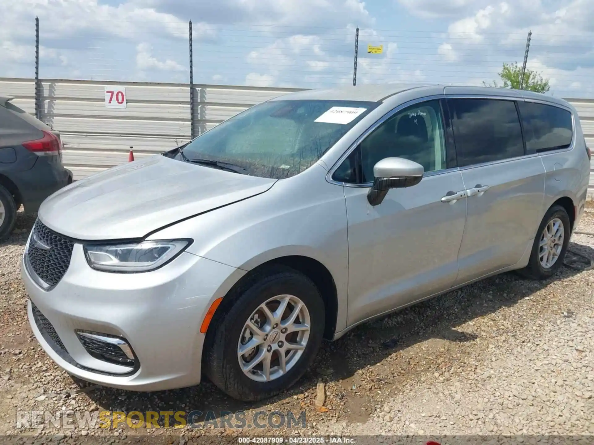 2 Photograph of a damaged car 2C4RC1BG7PR521232 CHRYSLER PACIFICA 2023