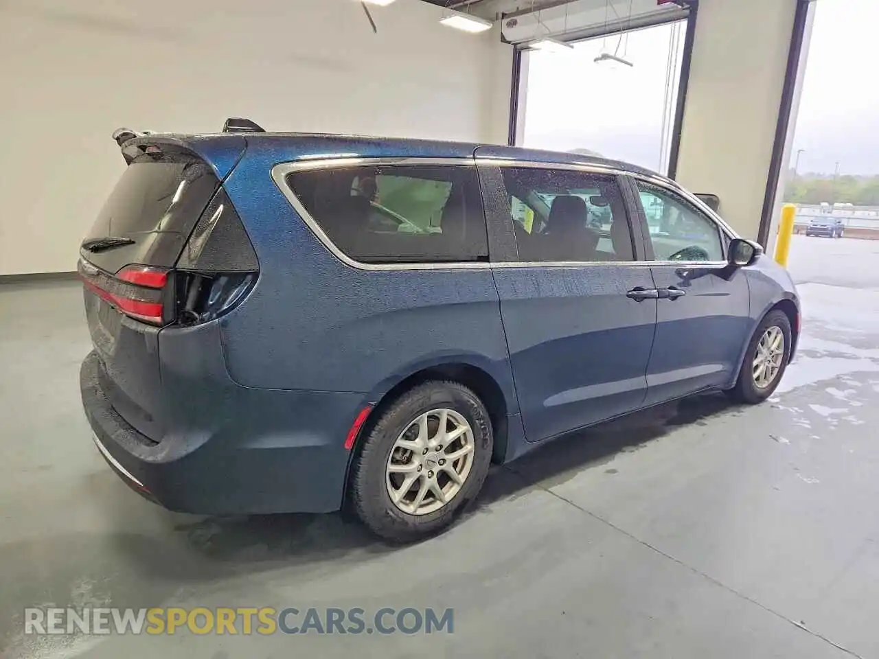 3 Photograph of a damaged car 2C4RC1BG7PR590910 CHRYSLER PACIFICA 2023