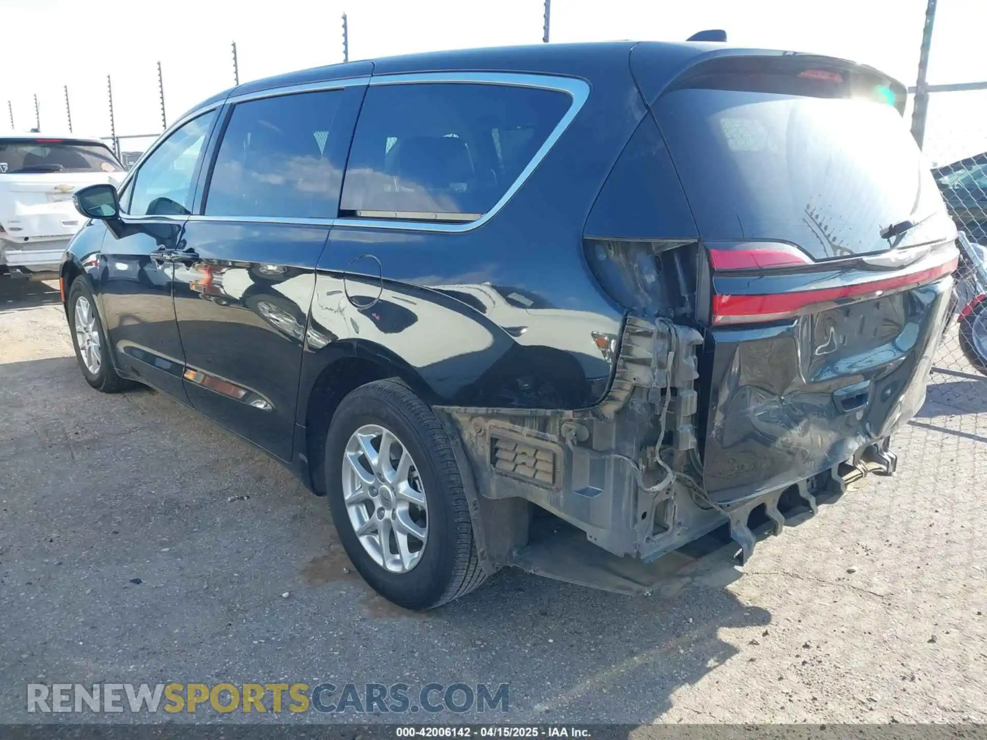 3 Photograph of a damaged car 2C4RC1BG7PR596691 CHRYSLER PACIFICA 2023