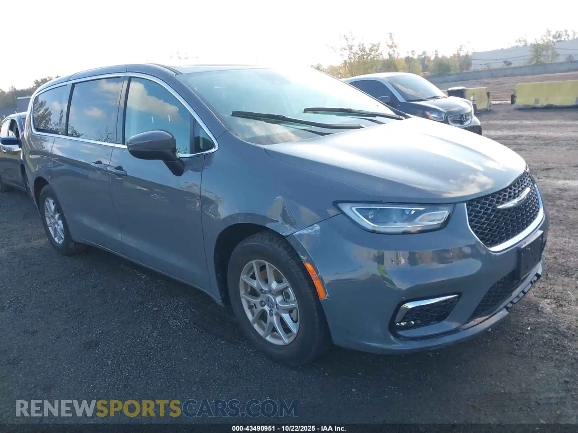 1 Photograph of a damaged car 2C4RC1BG8PR505573 CHRYSLER PACIFICA 2023