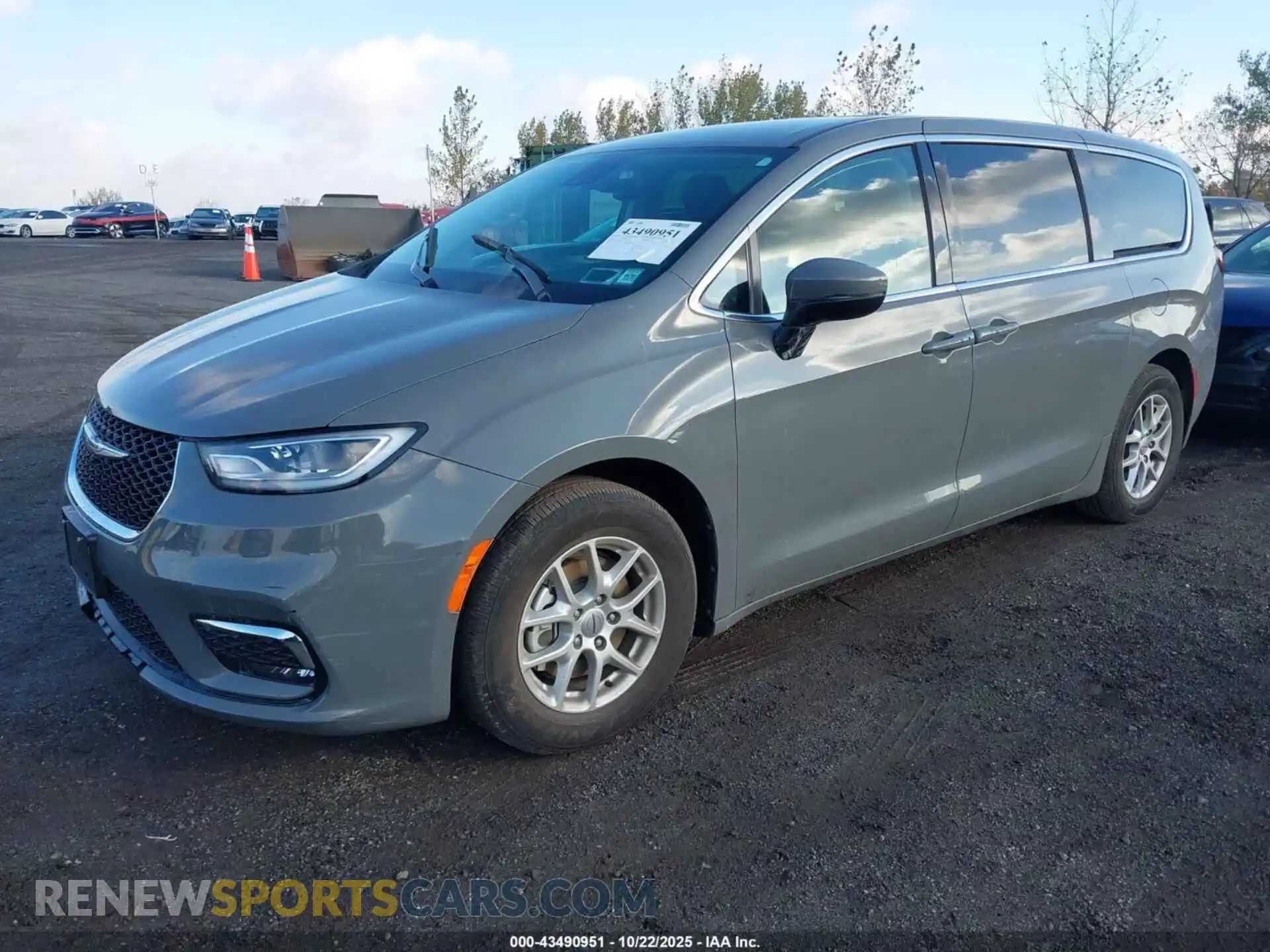 2 Photograph of a damaged car 2C4RC1BG8PR505573 CHRYSLER PACIFICA 2023