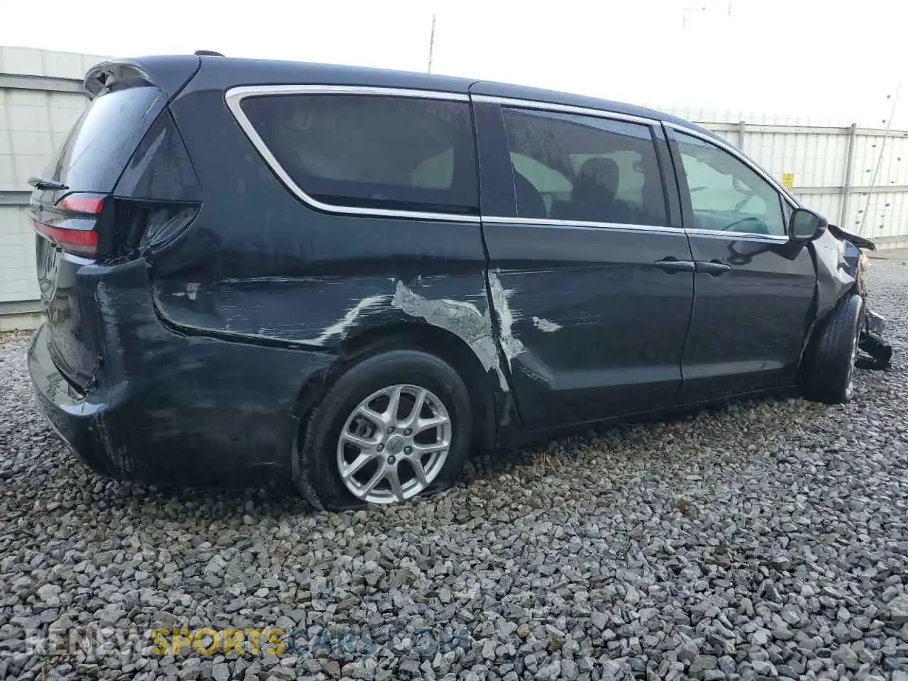3 Photograph of a damaged car 2C4RC1BG8PR552196 CHRYSLER PACIFICA 2023