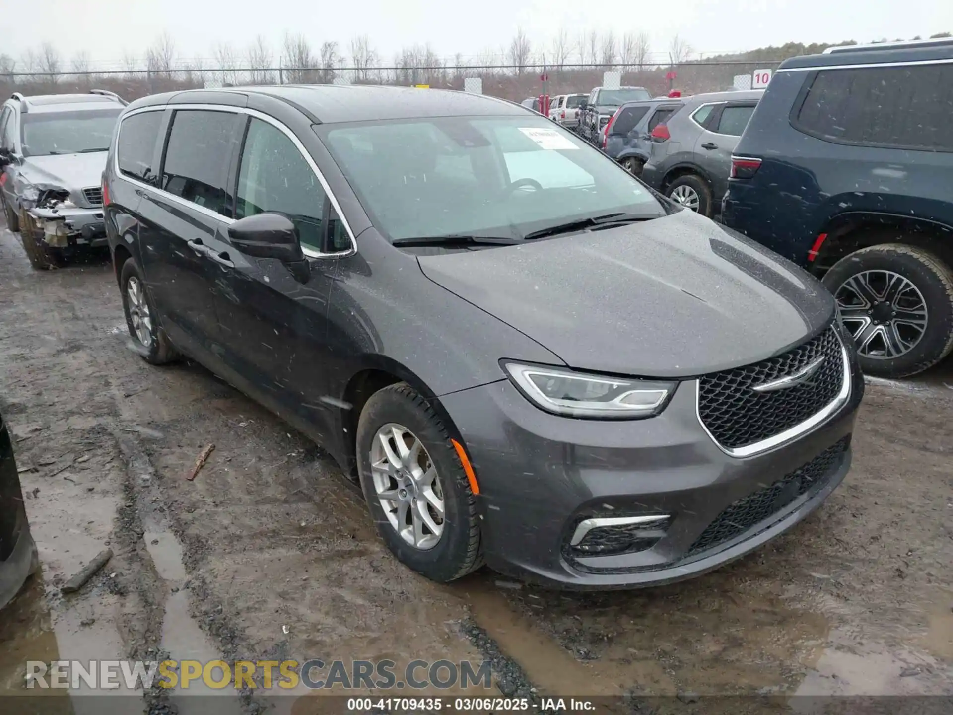 1 Photograph of a damaged car 2C4RC1BG8PR567460 CHRYSLER PACIFICA 2023