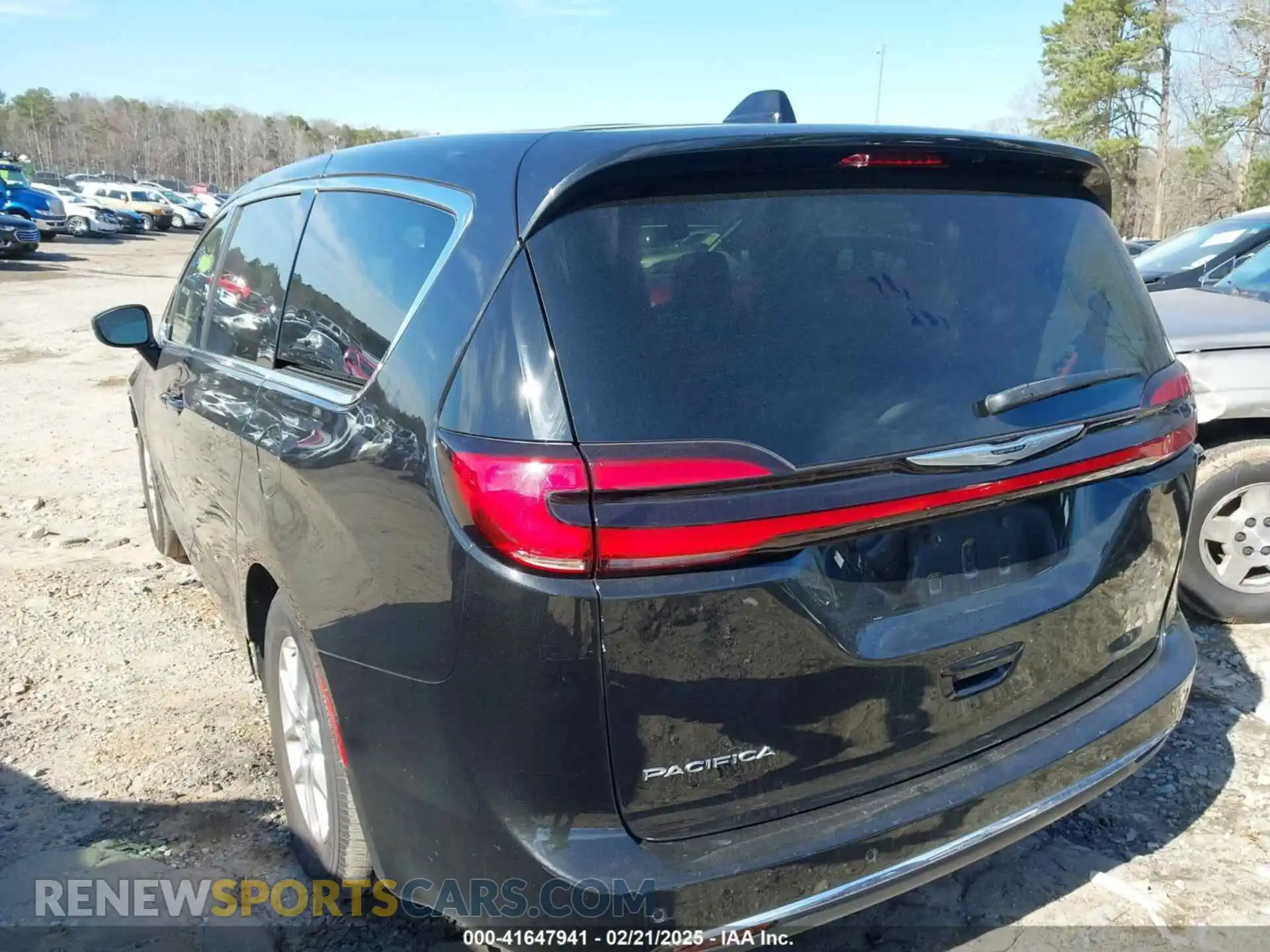 3 Photograph of a damaged car 2C4RC1BG8PR631853 CHRYSLER PACIFICA 2023