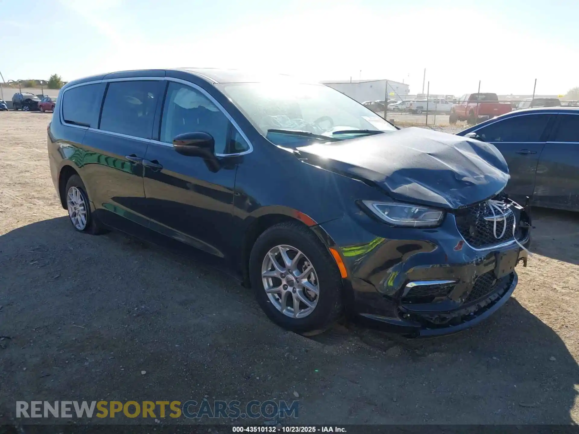 1 Photograph of a damaged car 2C4RC1BG9PR521250 CHRYSLER PACIFICA 2023