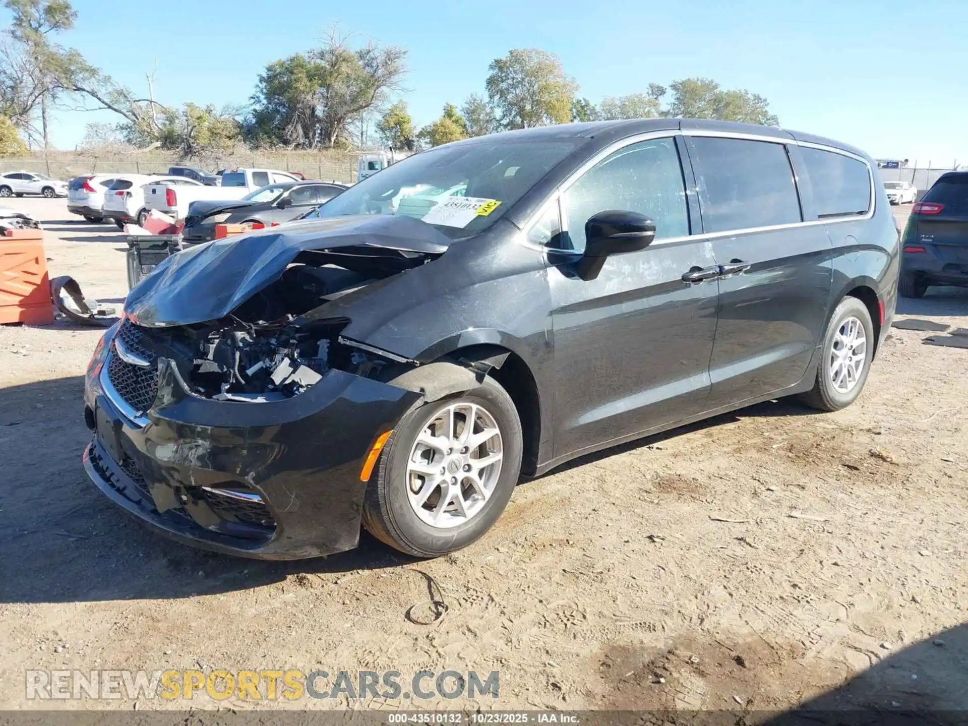 2 Photograph of a damaged car 2C4RC1BG9PR521250 CHRYSLER PACIFICA 2023