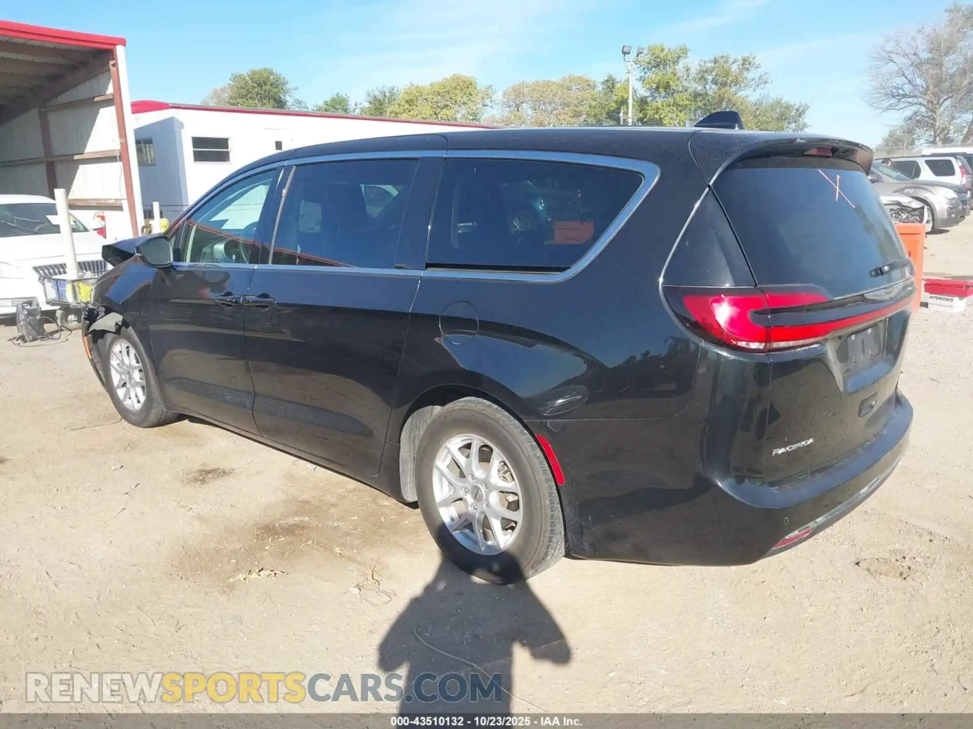 3 Photograph of a damaged car 2C4RC1BG9PR521250 CHRYSLER PACIFICA 2023