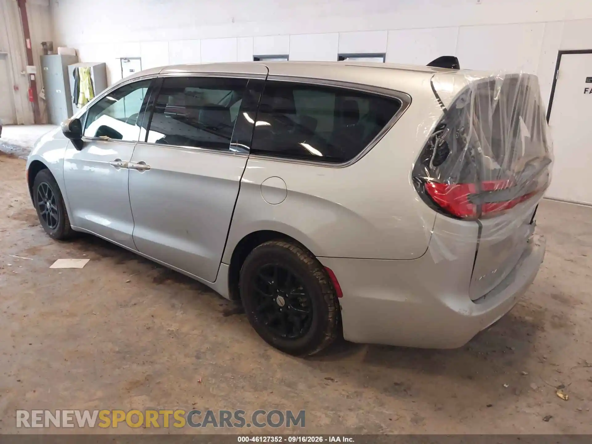 3 Фотография поврежденного автомобиля 2C4RC1BG9PR553308 CHRYSLER PACIFICA 2023
