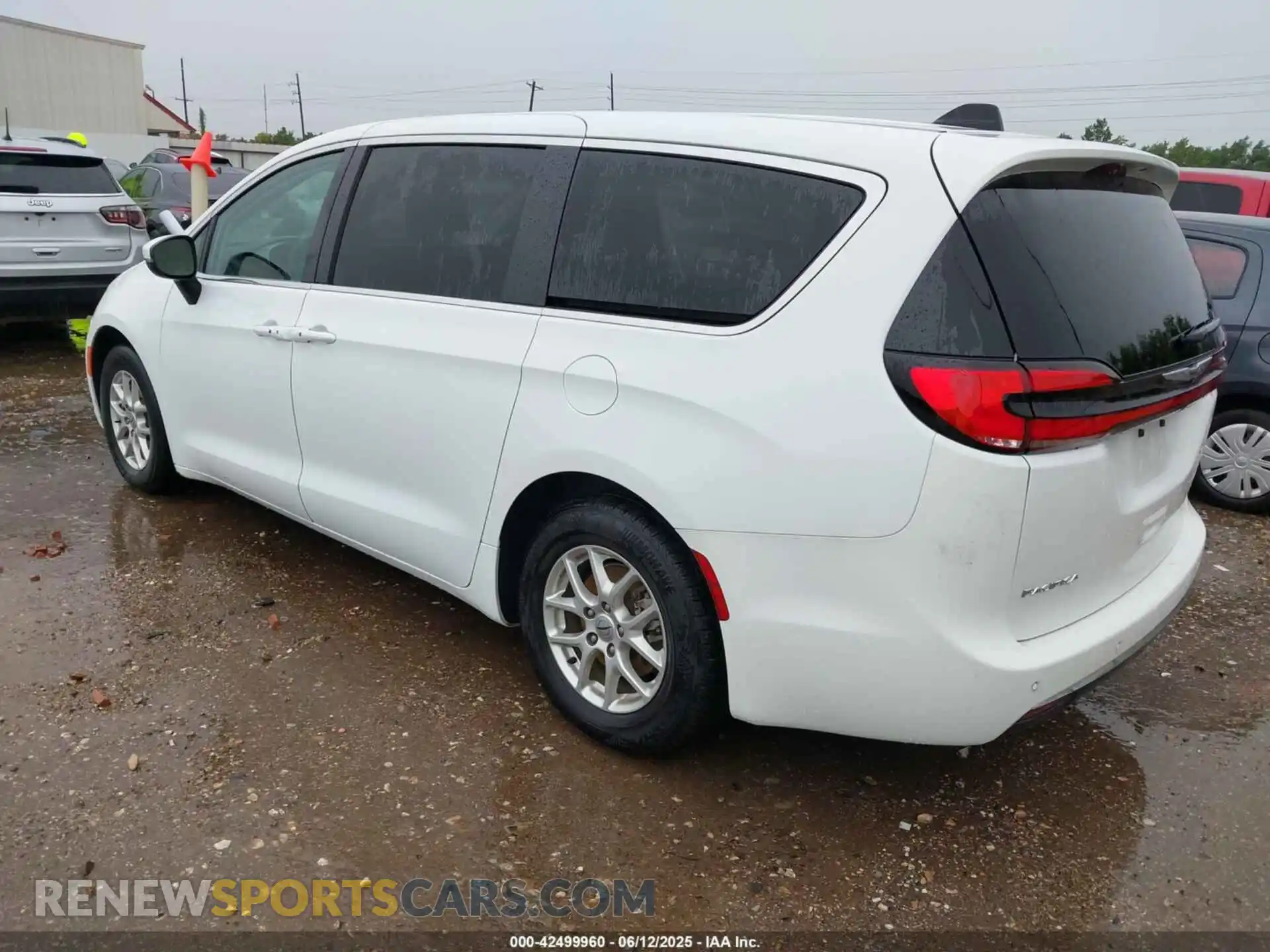 3 Photograph of a damaged car 2C4RC1BG9PR607626 CHRYSLER PACIFICA 2023