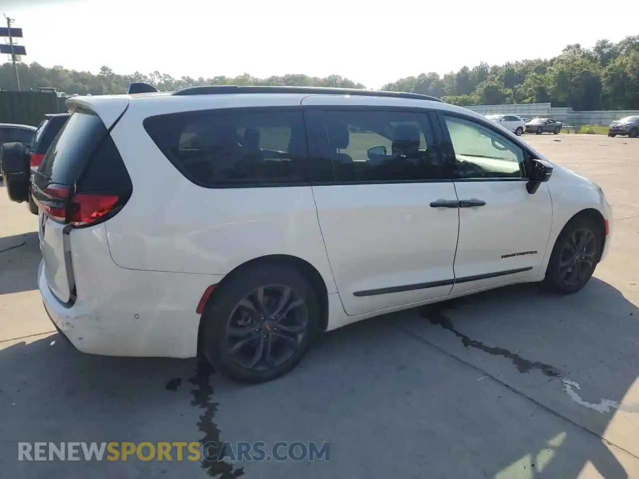 3 Photograph of a damaged car 2C4RC1BG9PR629707 CHRYSLER PACIFICA 2023