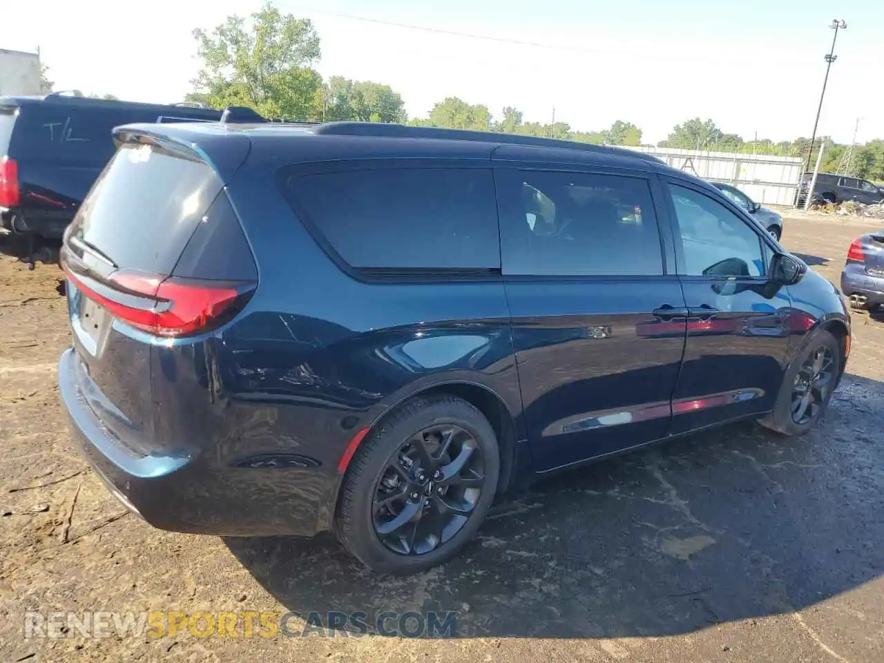 3 Photograph of a damaged car 2C4RC1BGXPR512492 CHRYSLER PACIFICA 2023
