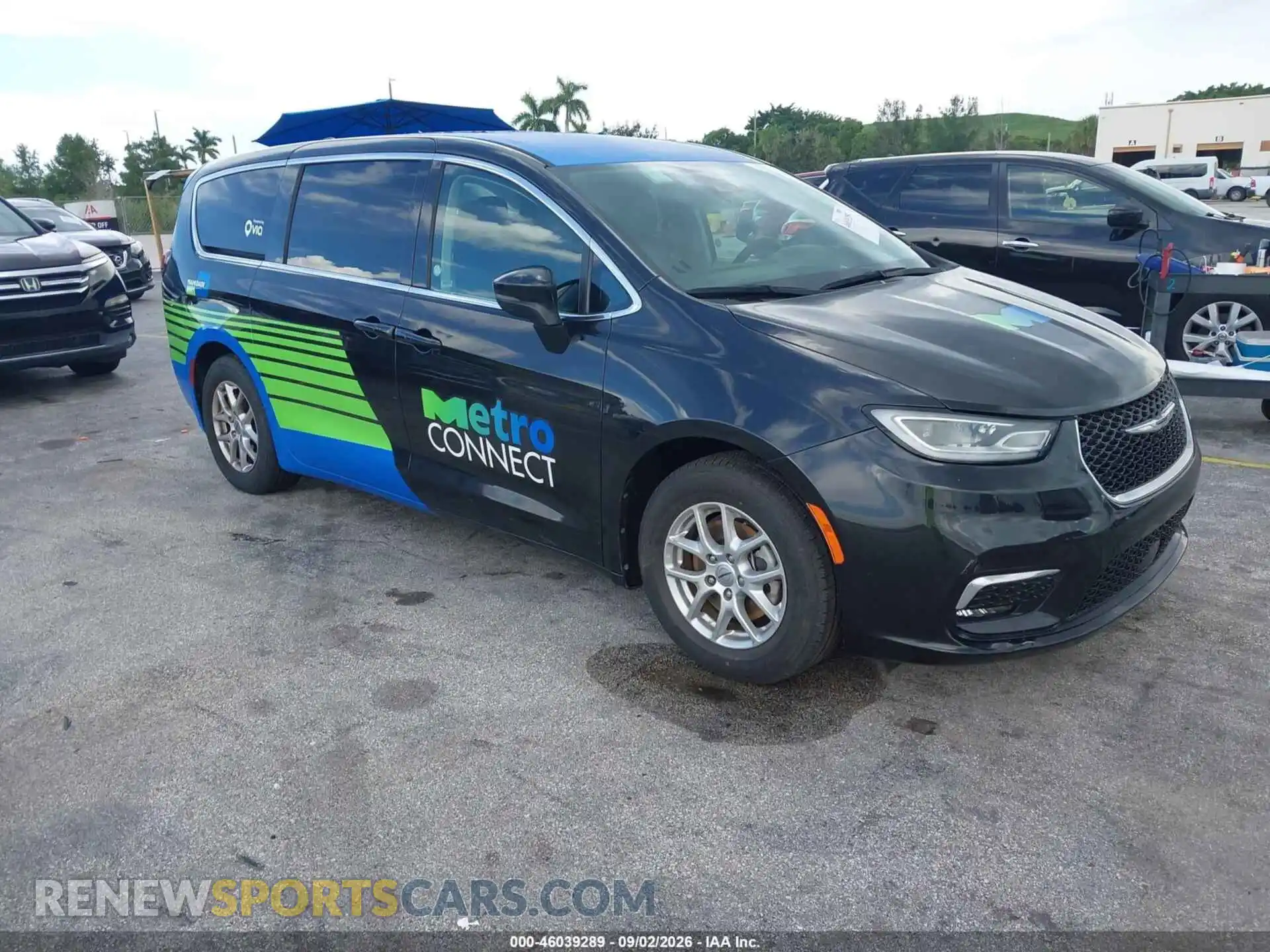 1 Photograph of a damaged car 2C4RC1BGXPR530555 CHRYSLER PACIFICA 2023
