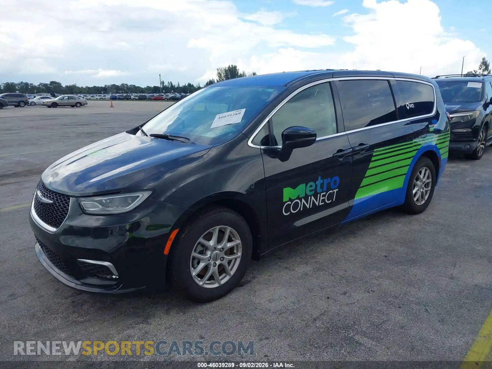 2 Photograph of a damaged car 2C4RC1BGXPR530555 CHRYSLER PACIFICA 2023