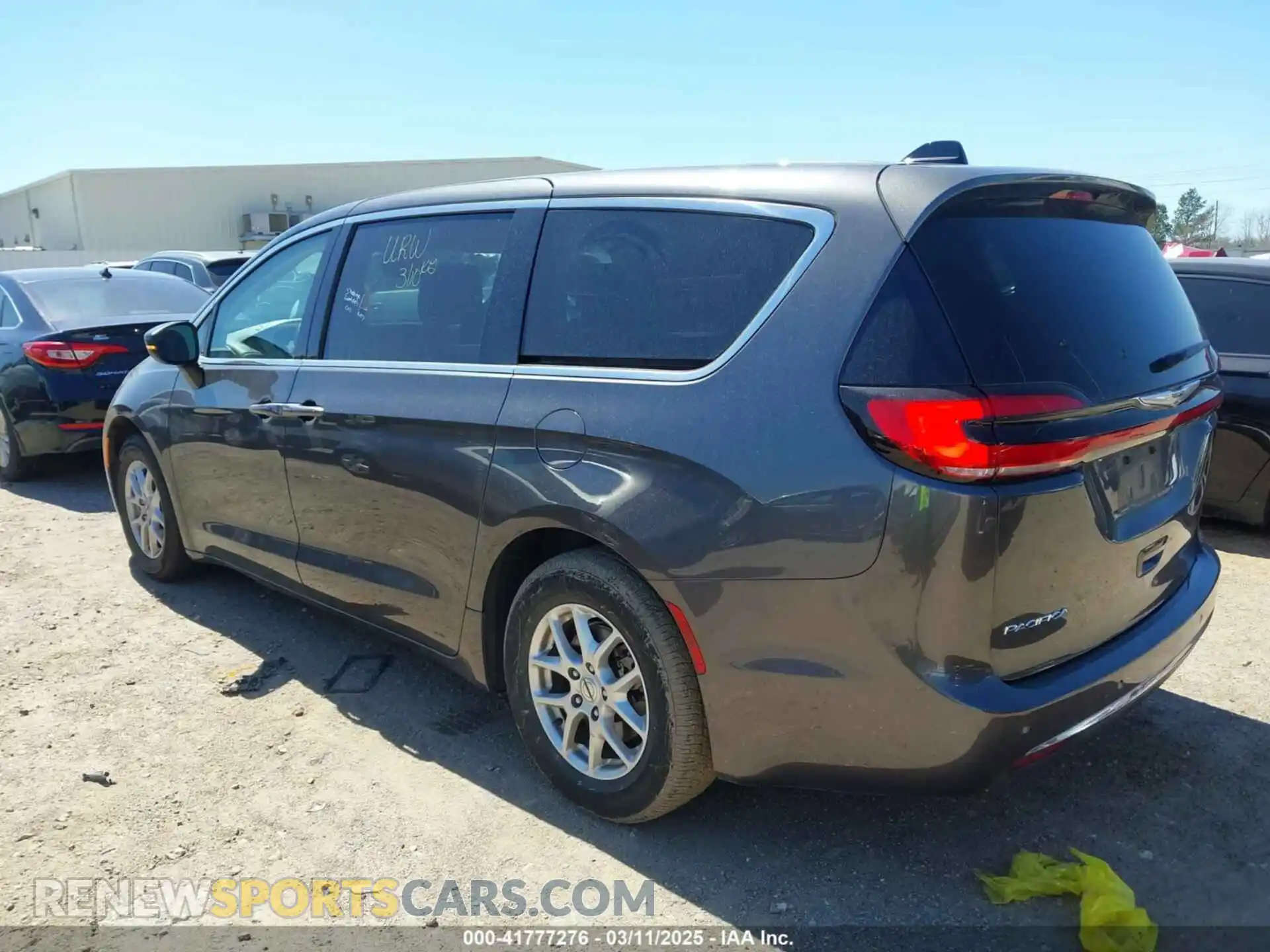 3 Photograph of a damaged car 2C4RC1BGXPR530636 CHRYSLER PACIFICA 2023