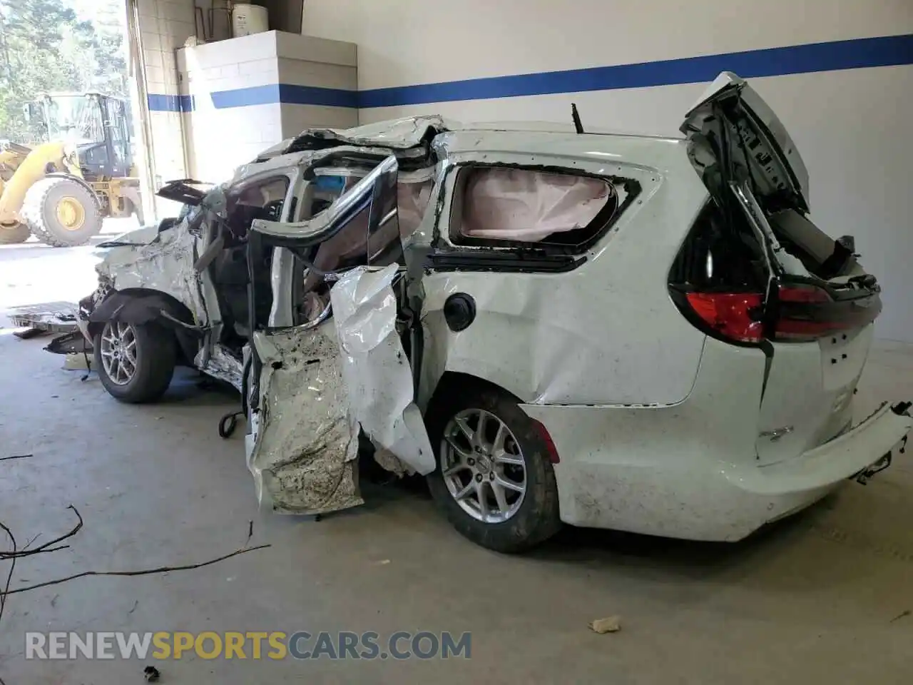 2 Photograph of a damaged car 2C4RC1BGXPR532242 CHRYSLER PACIFICA 2023