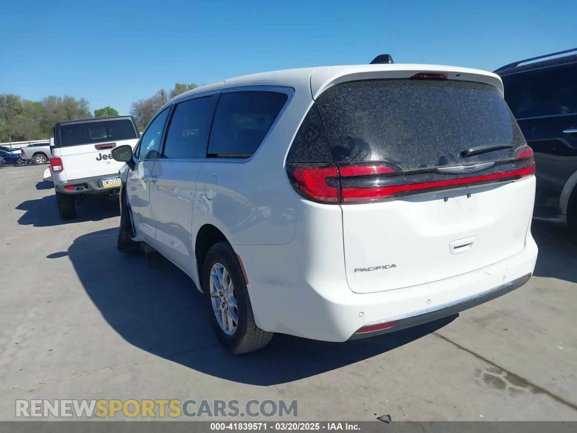 3 Photograph of a damaged car 2C4RC1BGXPR581022 CHRYSLER PACIFICA 2023