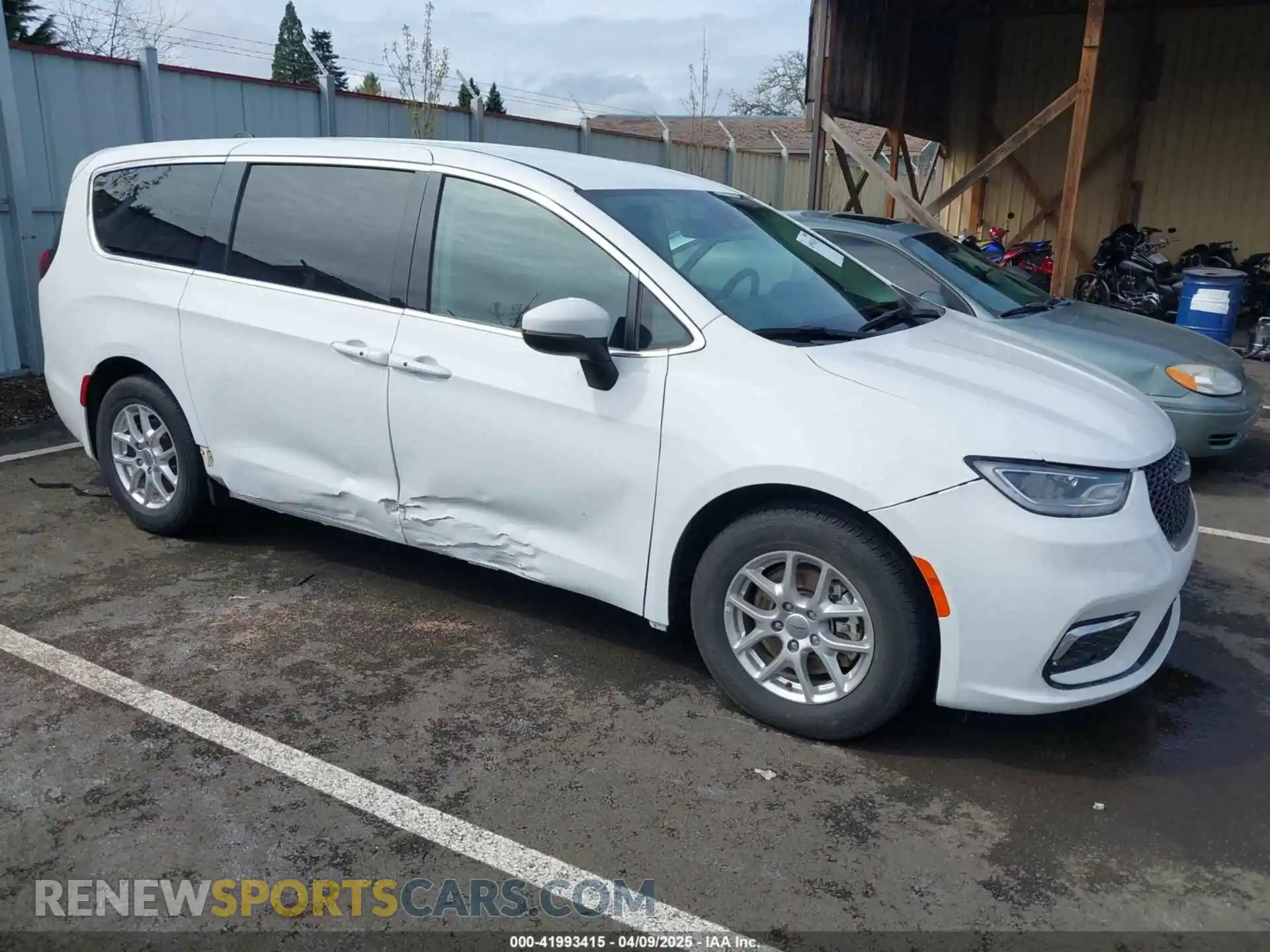 1 Photograph of a damaged car 2C4RC1BGXPR624970 CHRYSLER PACIFICA 2023