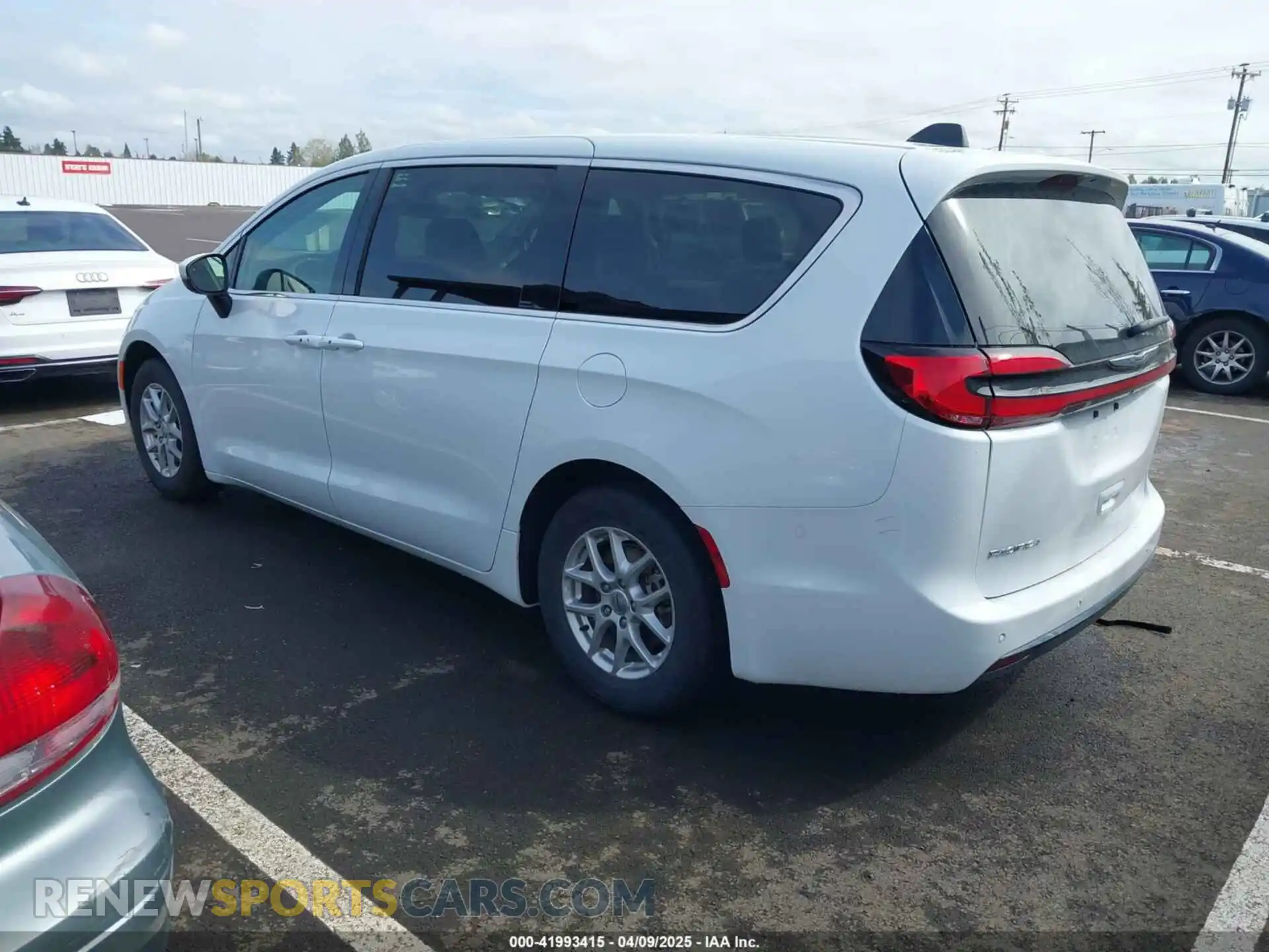 3 Photograph of a damaged car 2C4RC1BGXPR624970 CHRYSLER PACIFICA 2023